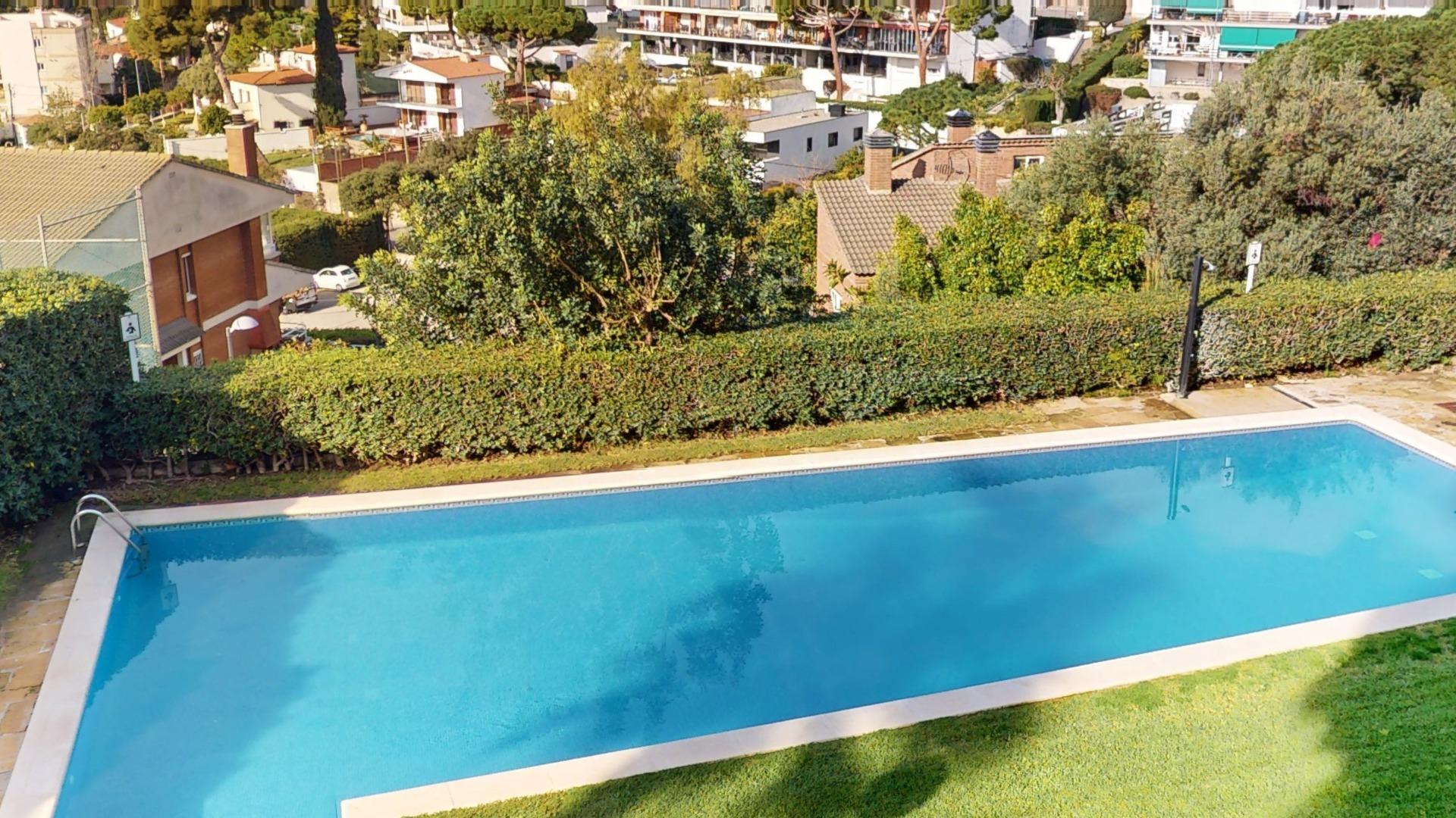 Apartamento con piscina y parking en El Poal   Castelldefels   2 habitaciones