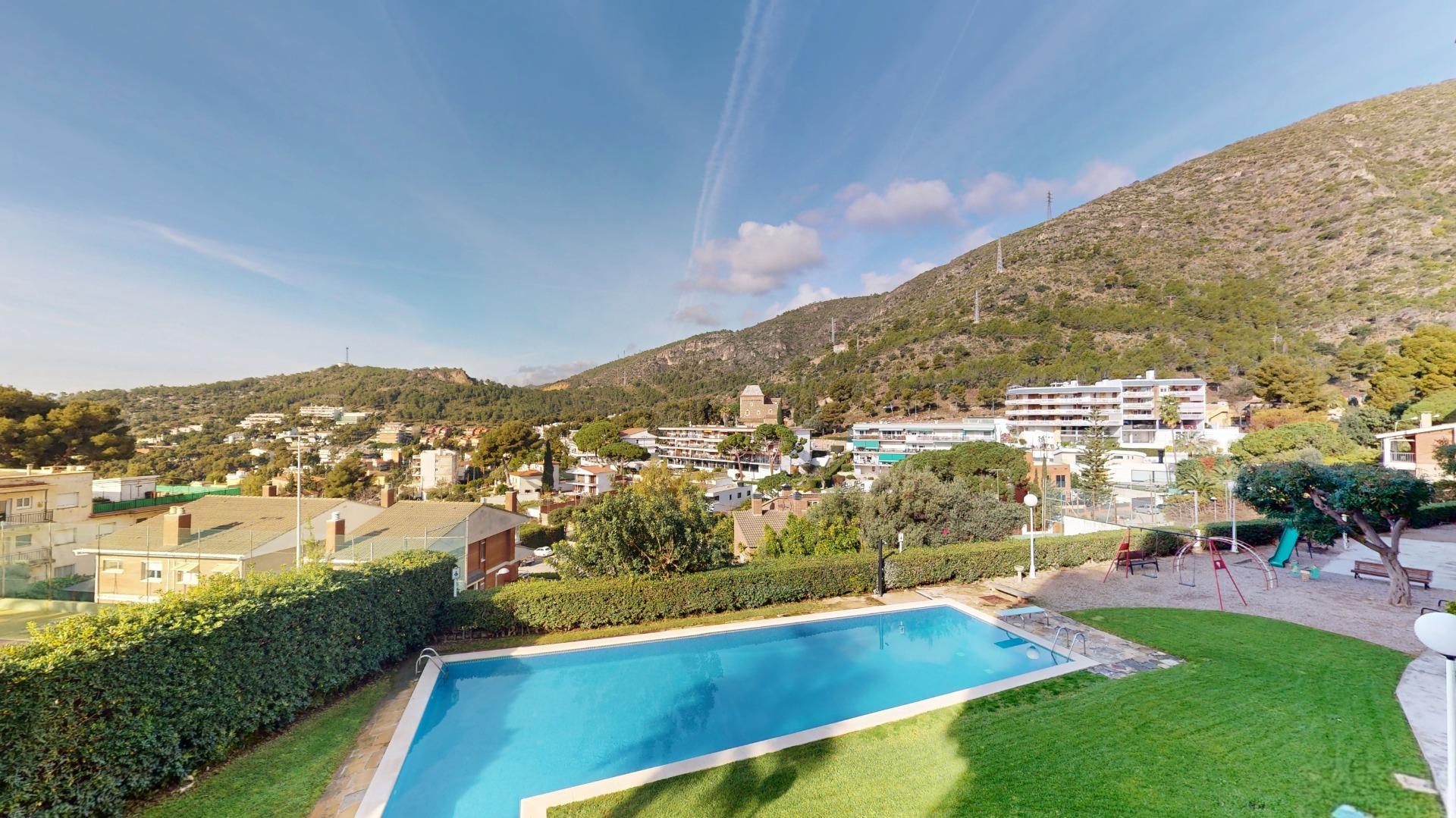 Apartamento con piscina y parking en El Poal   Castelldefels   2 habitaciones