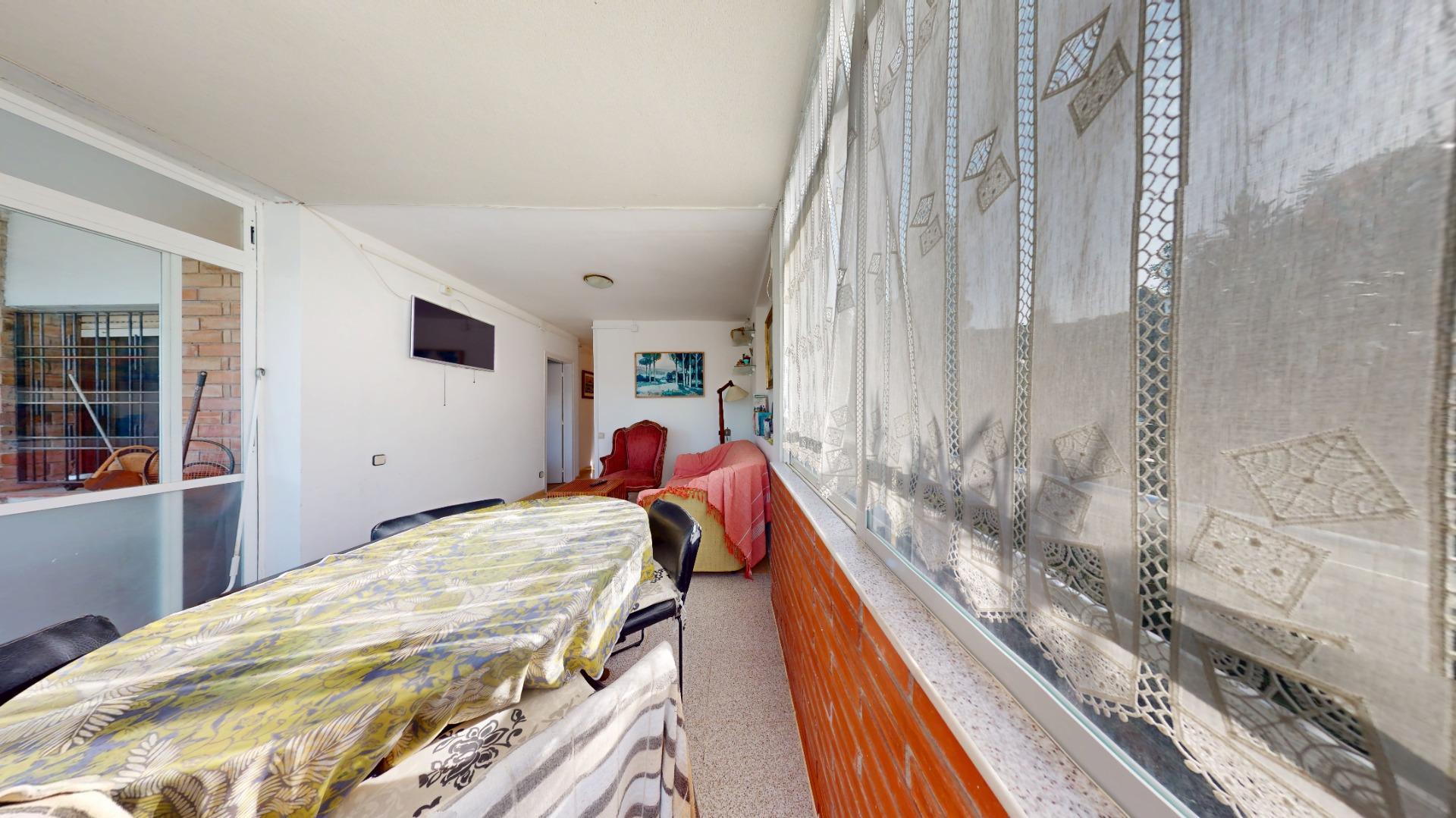 Apartamento con piscina y parking en El Poal   Castelldefels   2 habitaciones