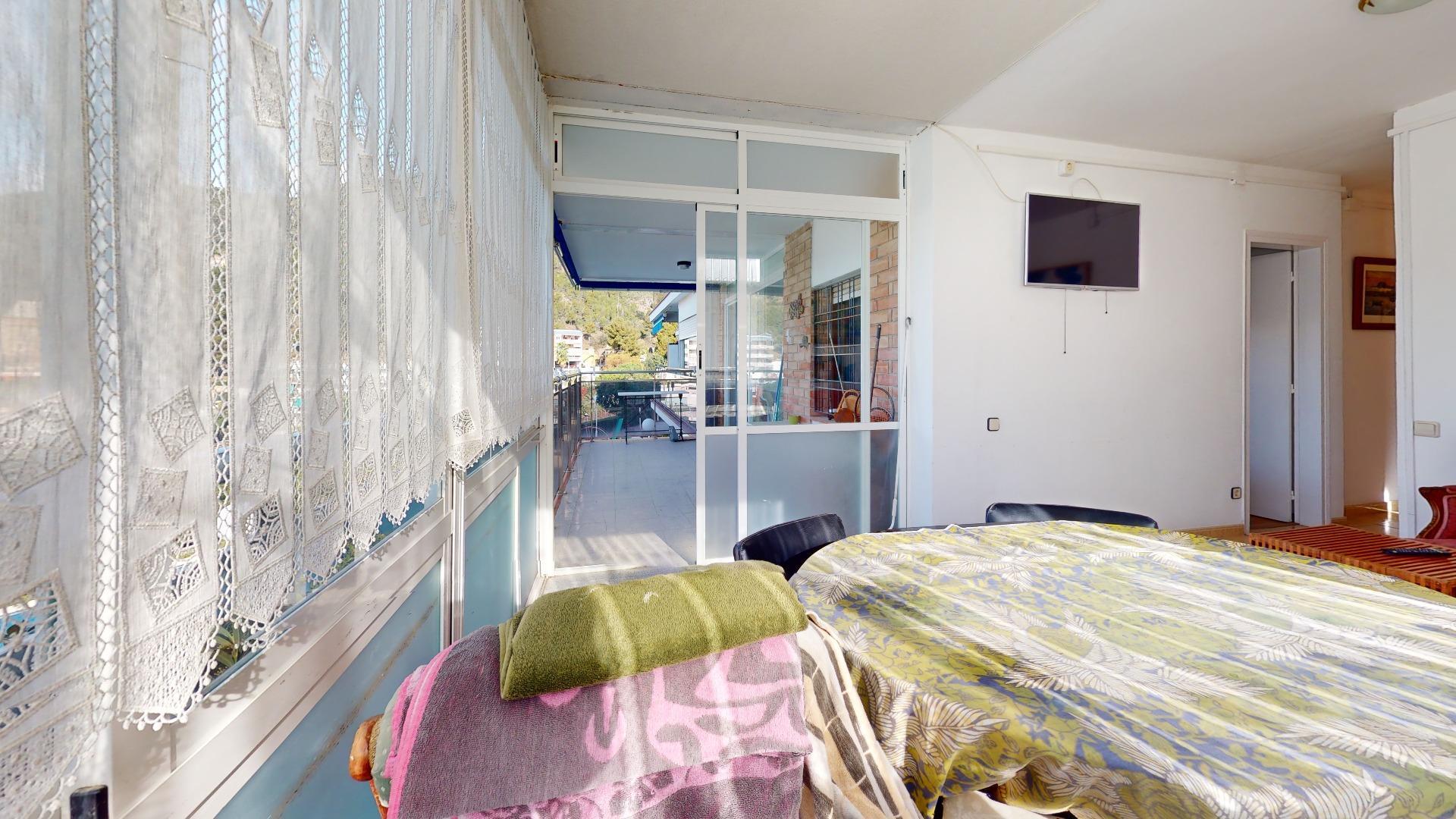 Apartamento con piscina y parking en El Poal   Castelldefels   2 habitaciones