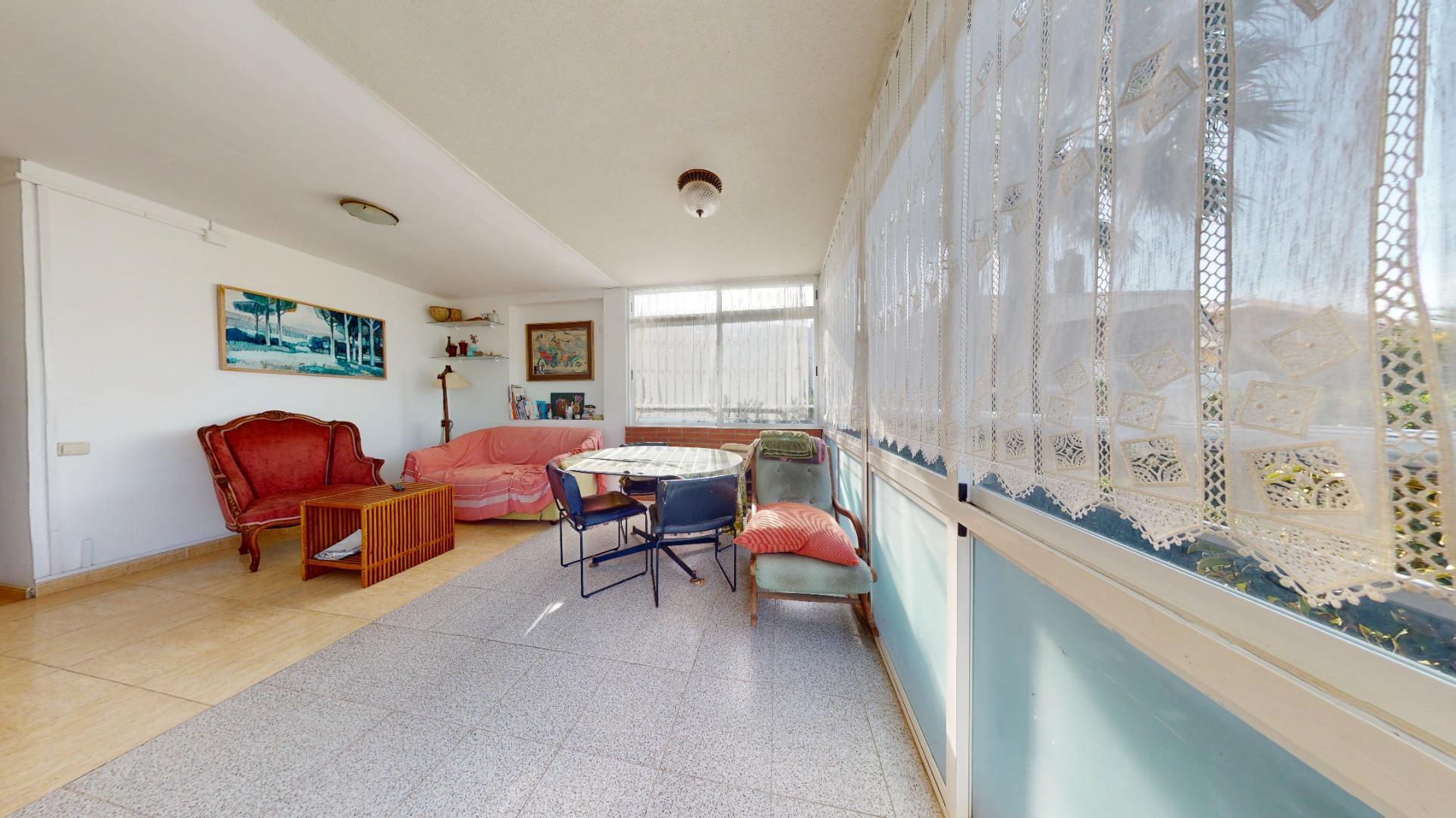Apartamento con piscina y parking en El Poal   Castelldefels   2 habitaciones