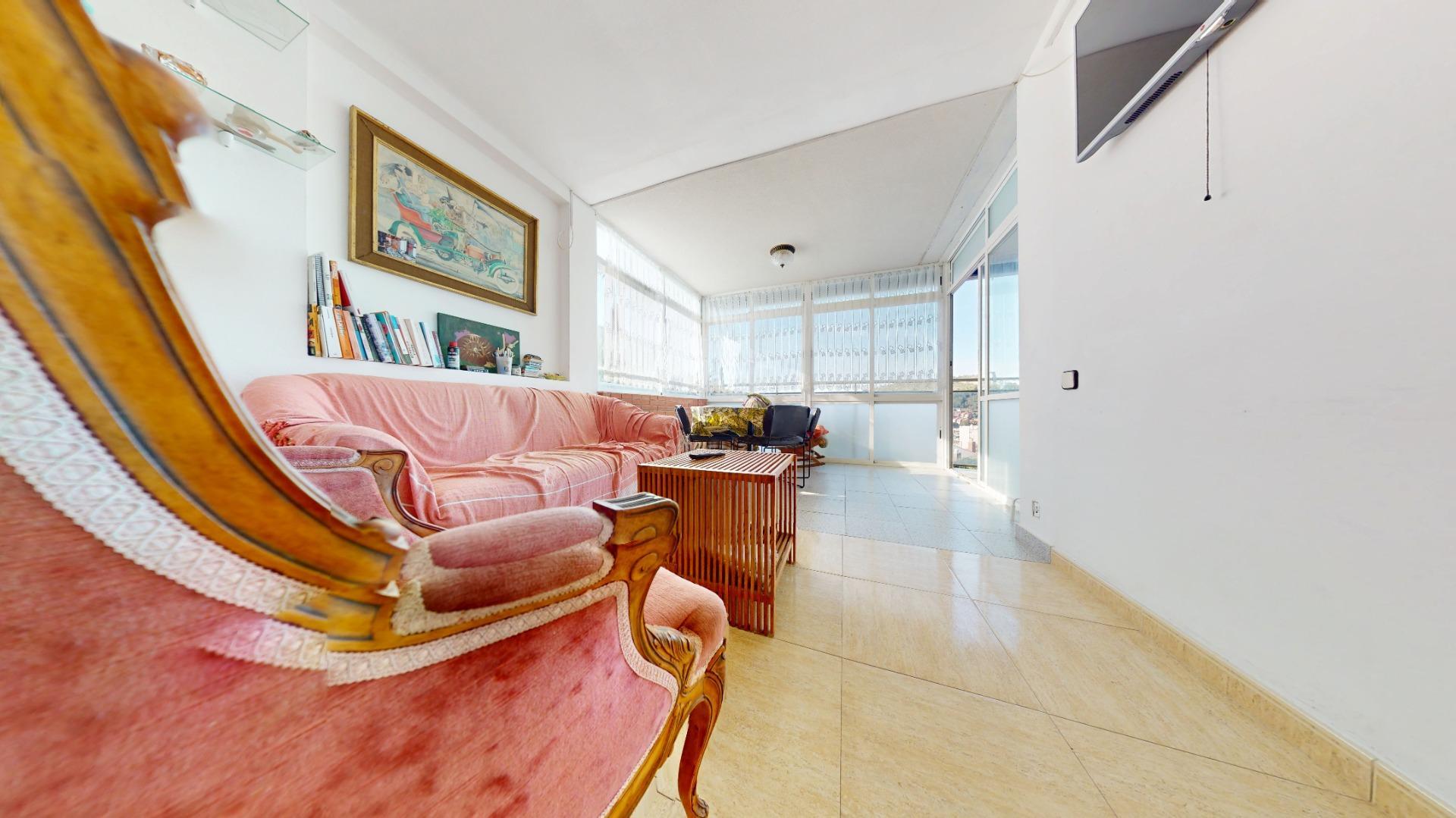 Apartamento con piscina y parking en El Poal   Castelldefels   2 habitaciones
