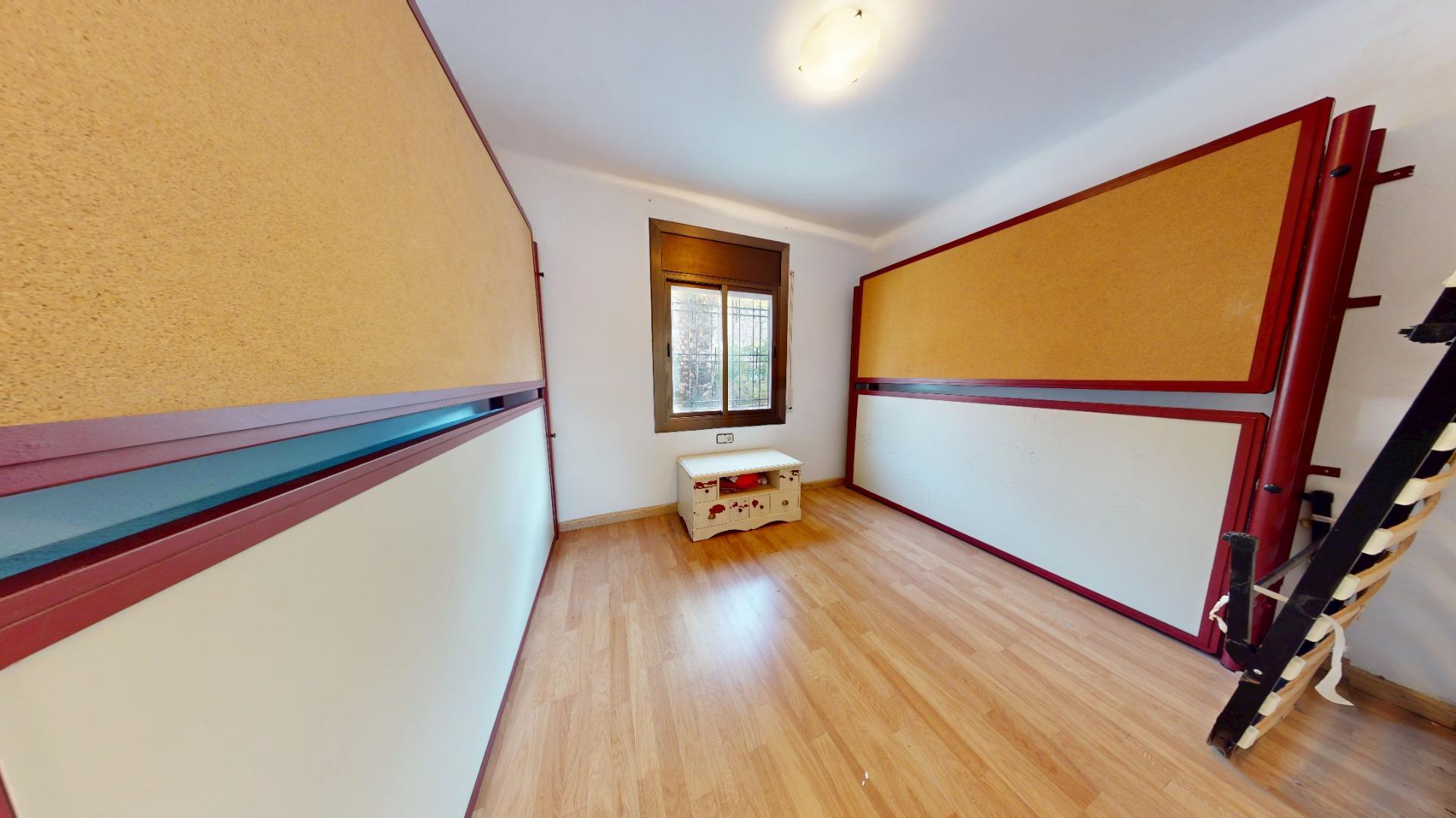 Apartamento con piscina y parking en El Poal   Castelldefels   2 habitaciones