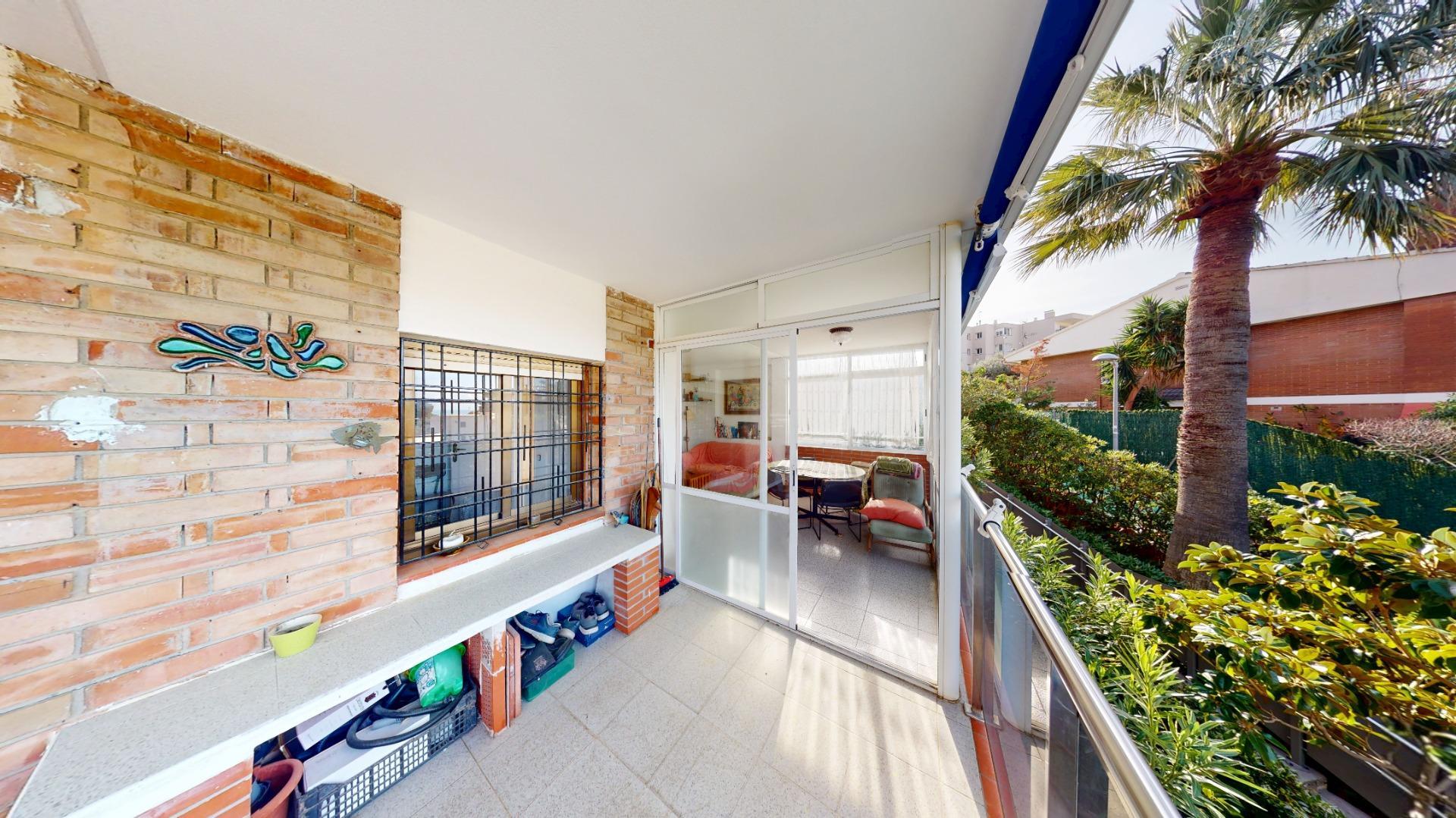 Apartamento con piscina y parking en El Poal   Castelldefels   2 habitaciones