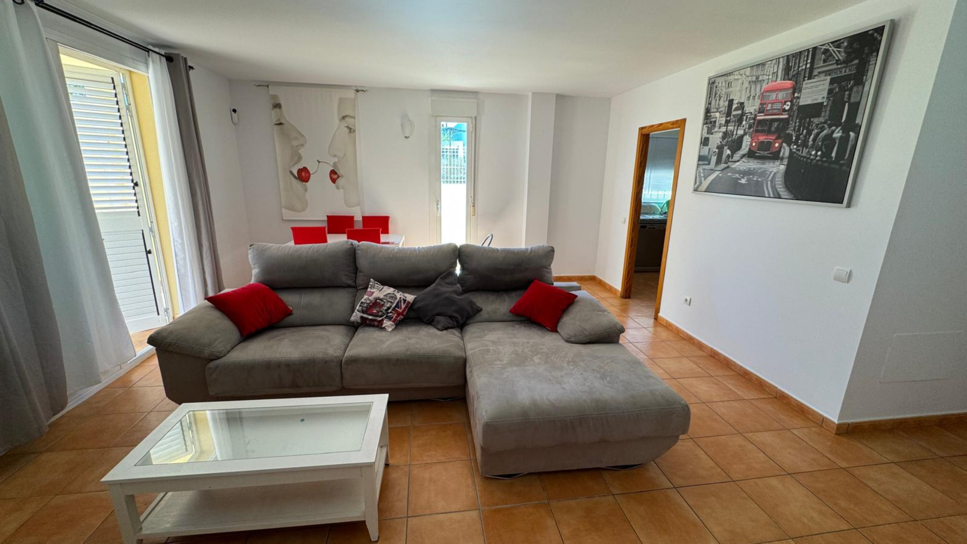 Planta baja con 3 habitaciones y dos terrazas en San Rafael   Alquiler de temporada