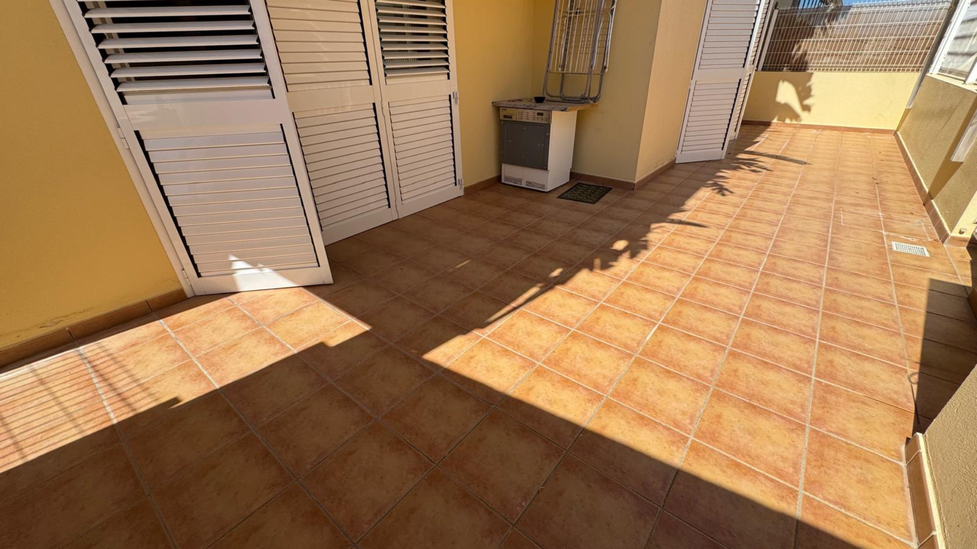 Planta baja con 3 habitaciones y dos terrazas en San Rafael   Alquiler de temporada