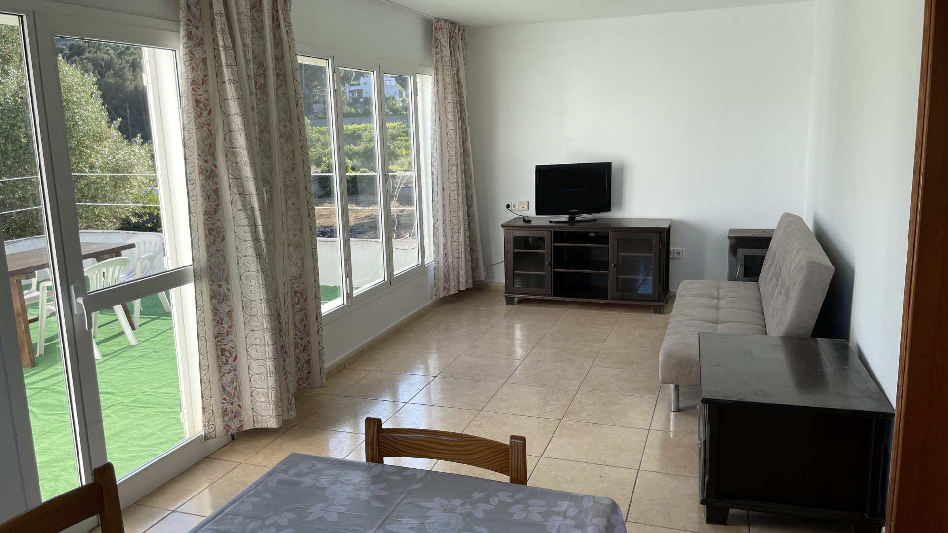 Casita de campo de 2 habitaciones en finca compartida   Alquiler de temporada