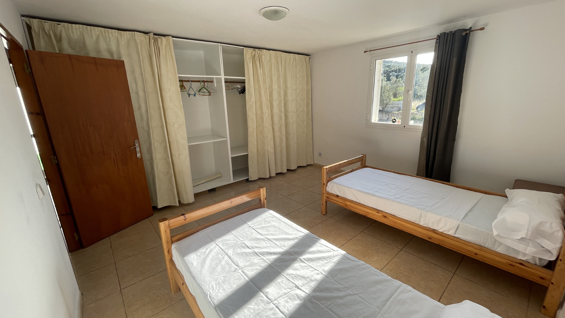 Casita de campo de 2 habitaciones en finca compartida   Alquiler de temporada
