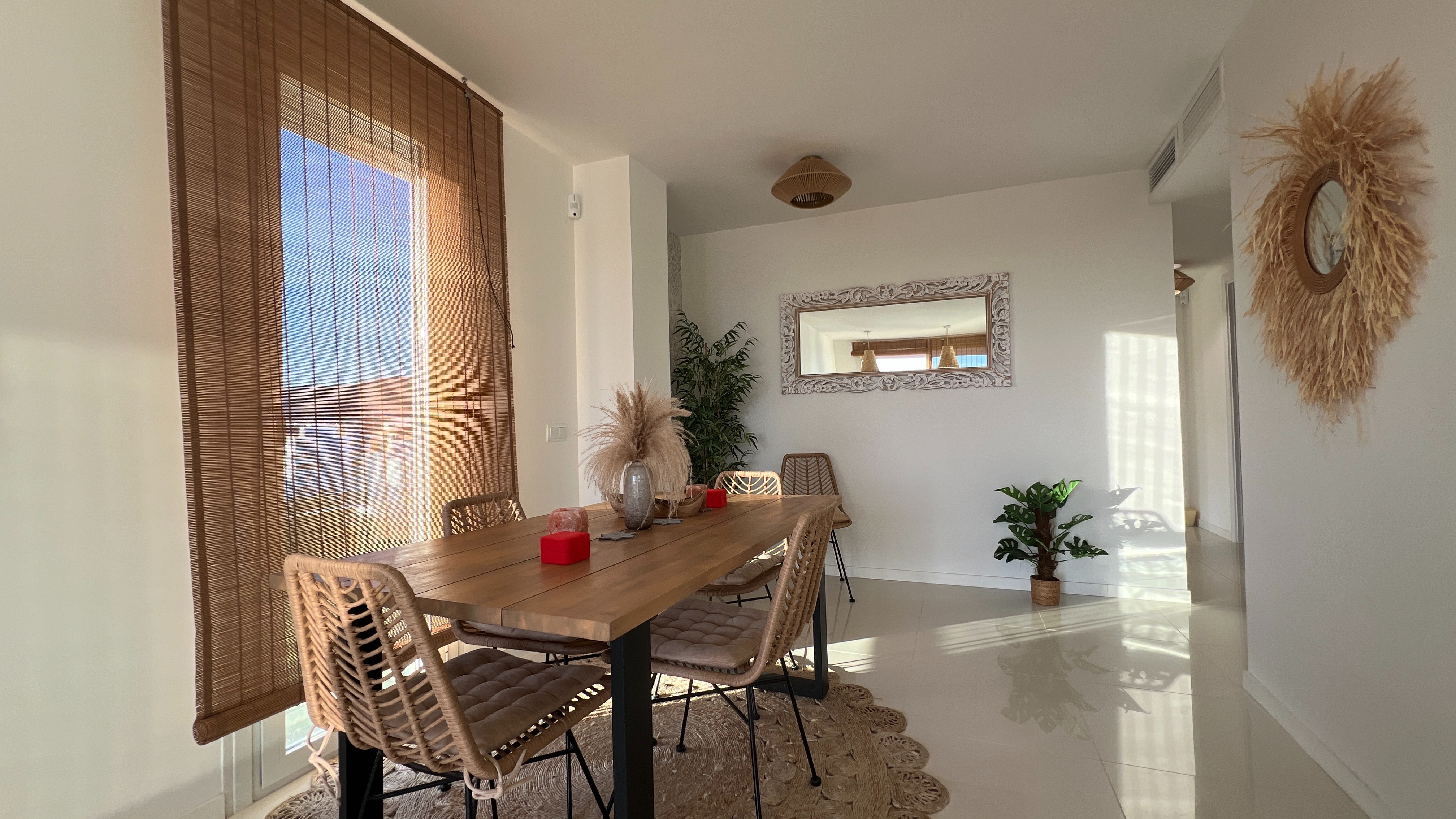 Piso reformado con vistas al mar y puesta de sol   Playa d en Bossa (Ibiza)