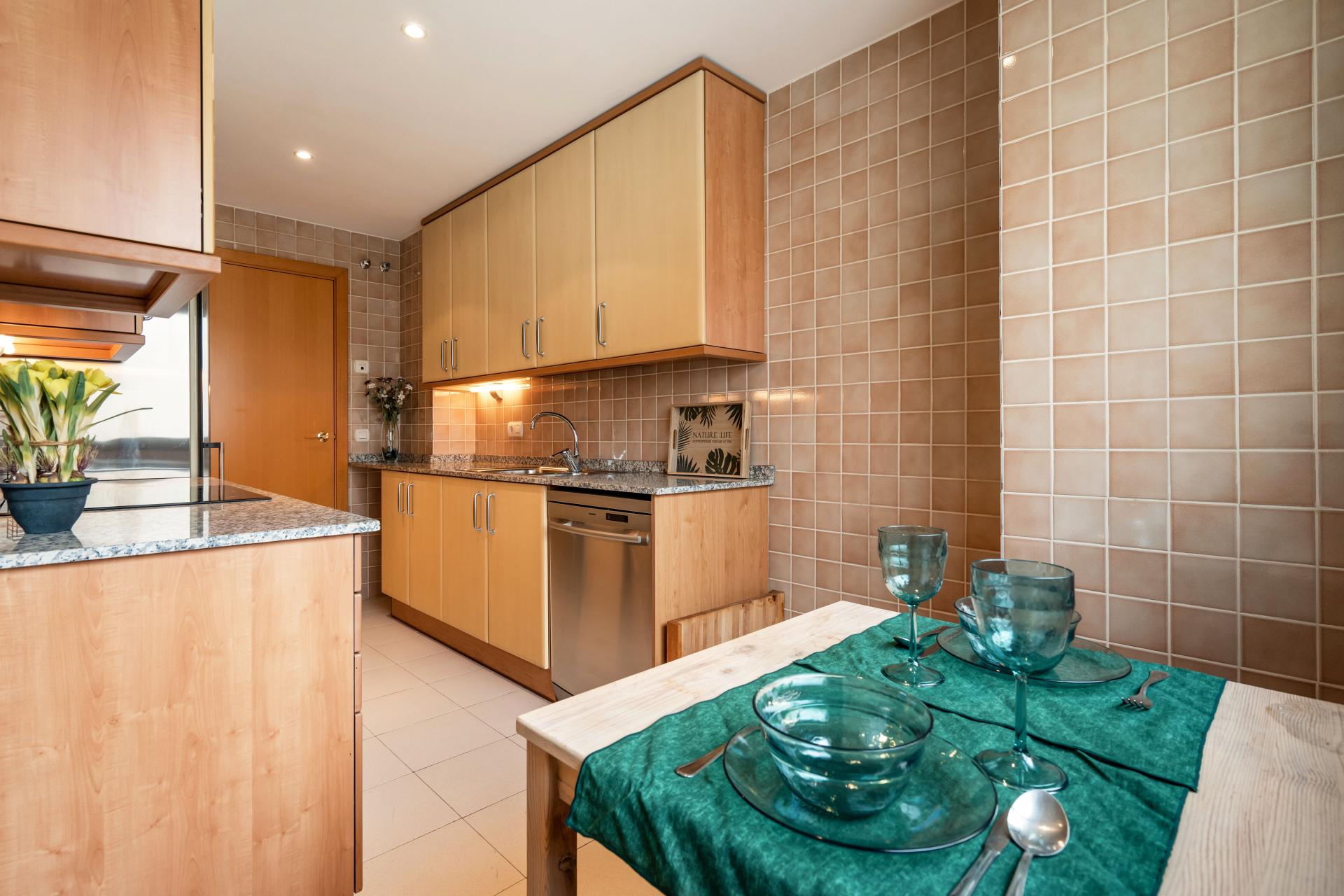 Descubre este encantador piso ubicado en el dinámico y vibrante...