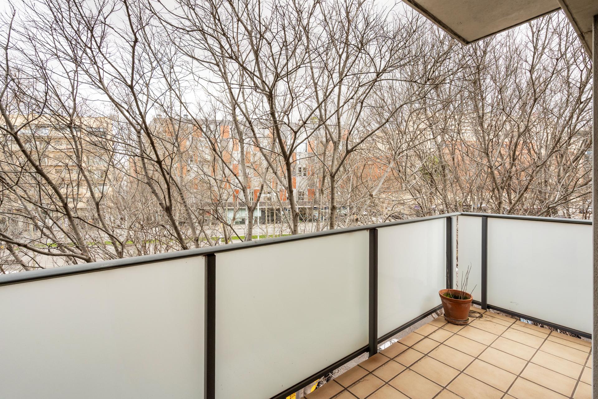 Descubre este encantador piso ubicado en el dinámico y vibrante...