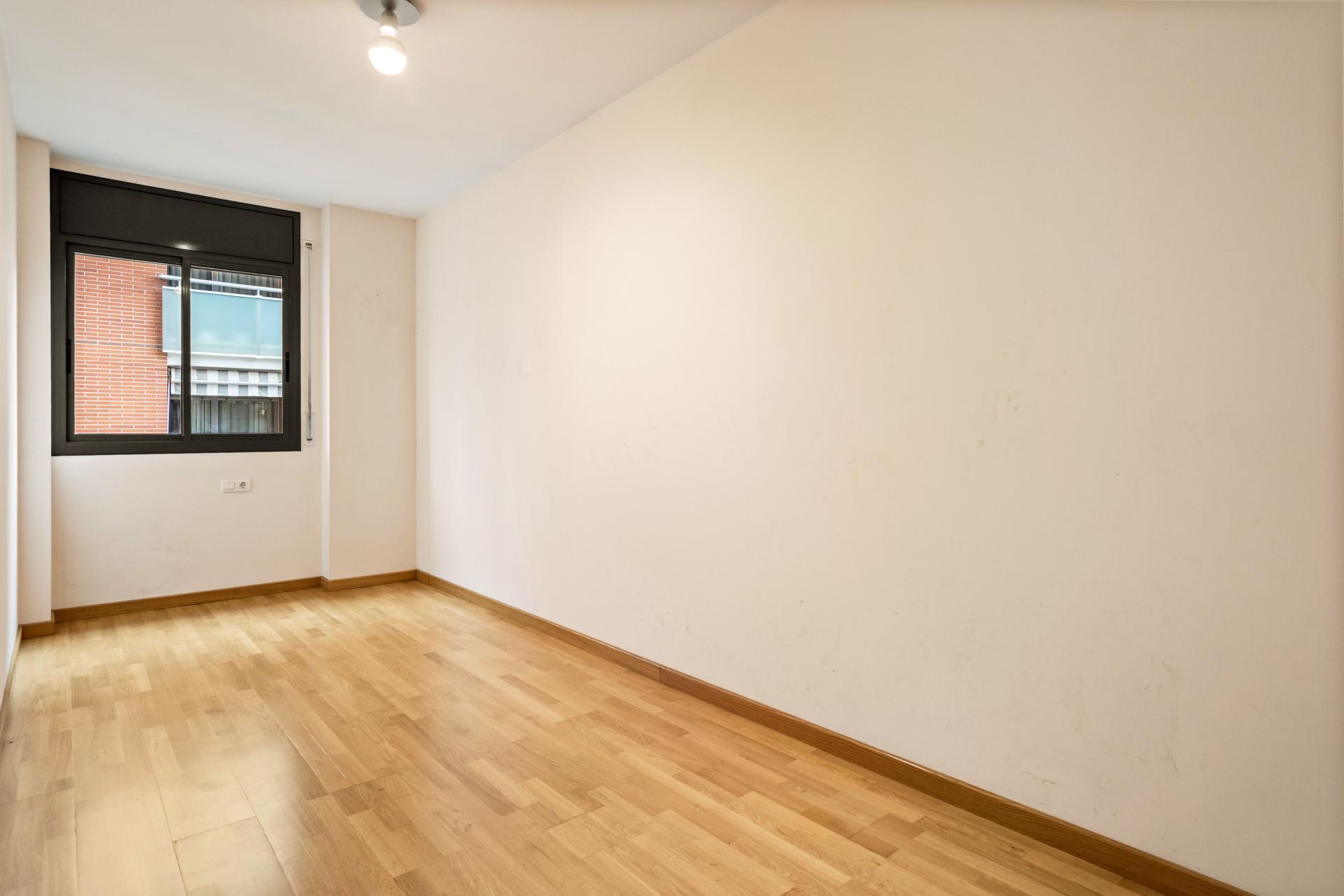 Descubre este encantador piso ubicado en el dinámico y vibrante...