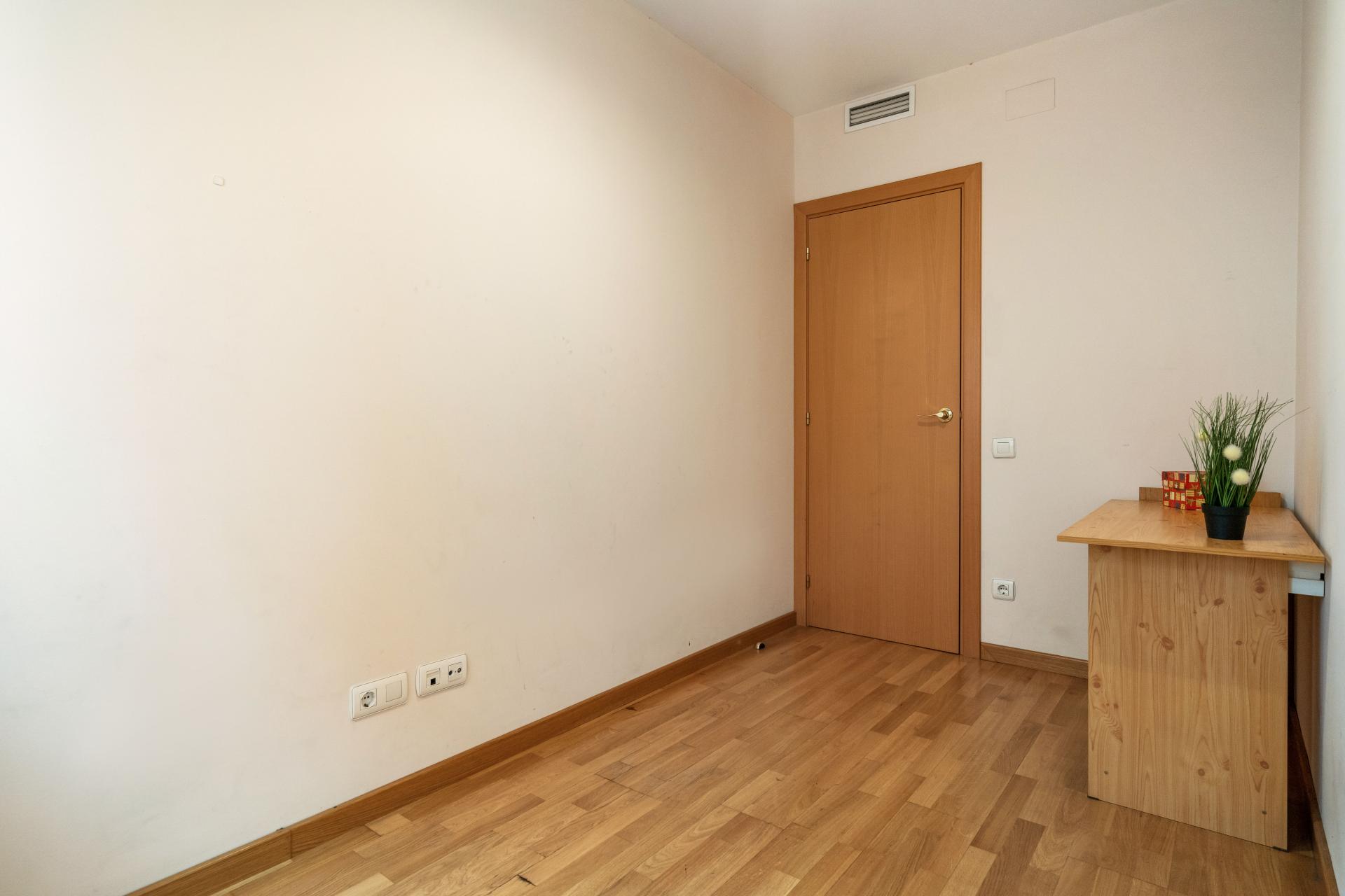 Descubre este encantador piso ubicado en el dinámico y vibrante...