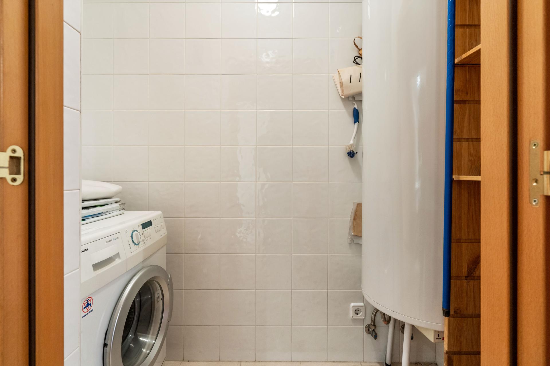 Descubre este encantador piso ubicado en el dinámico y vibrante...