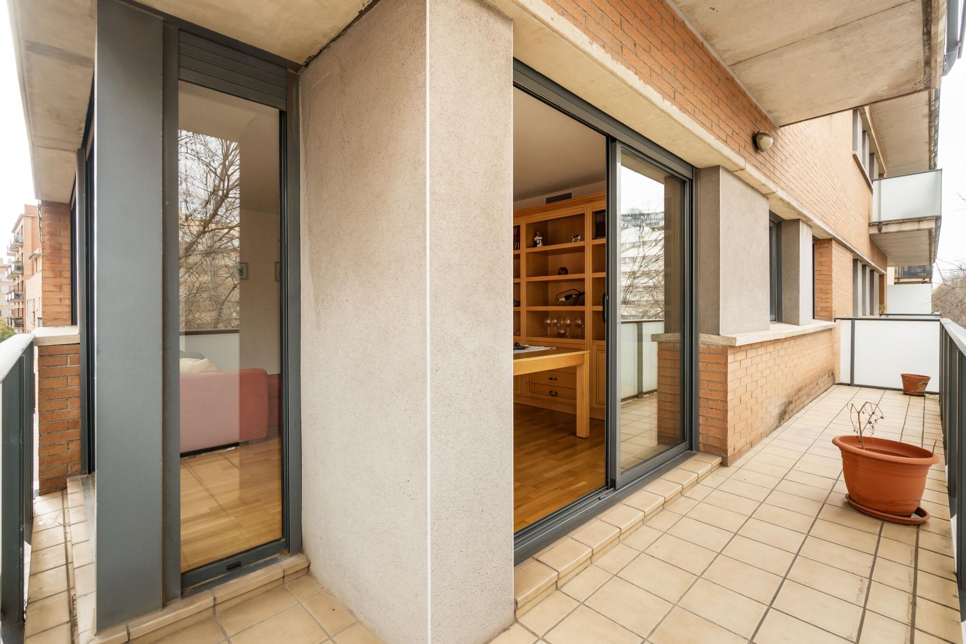 Descubre este encantador piso ubicado en el dinámico y vibrante...