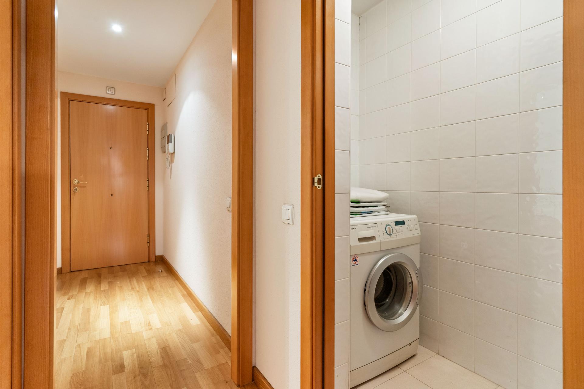 Descubre este encantador piso ubicado en el dinámico y vibrante...