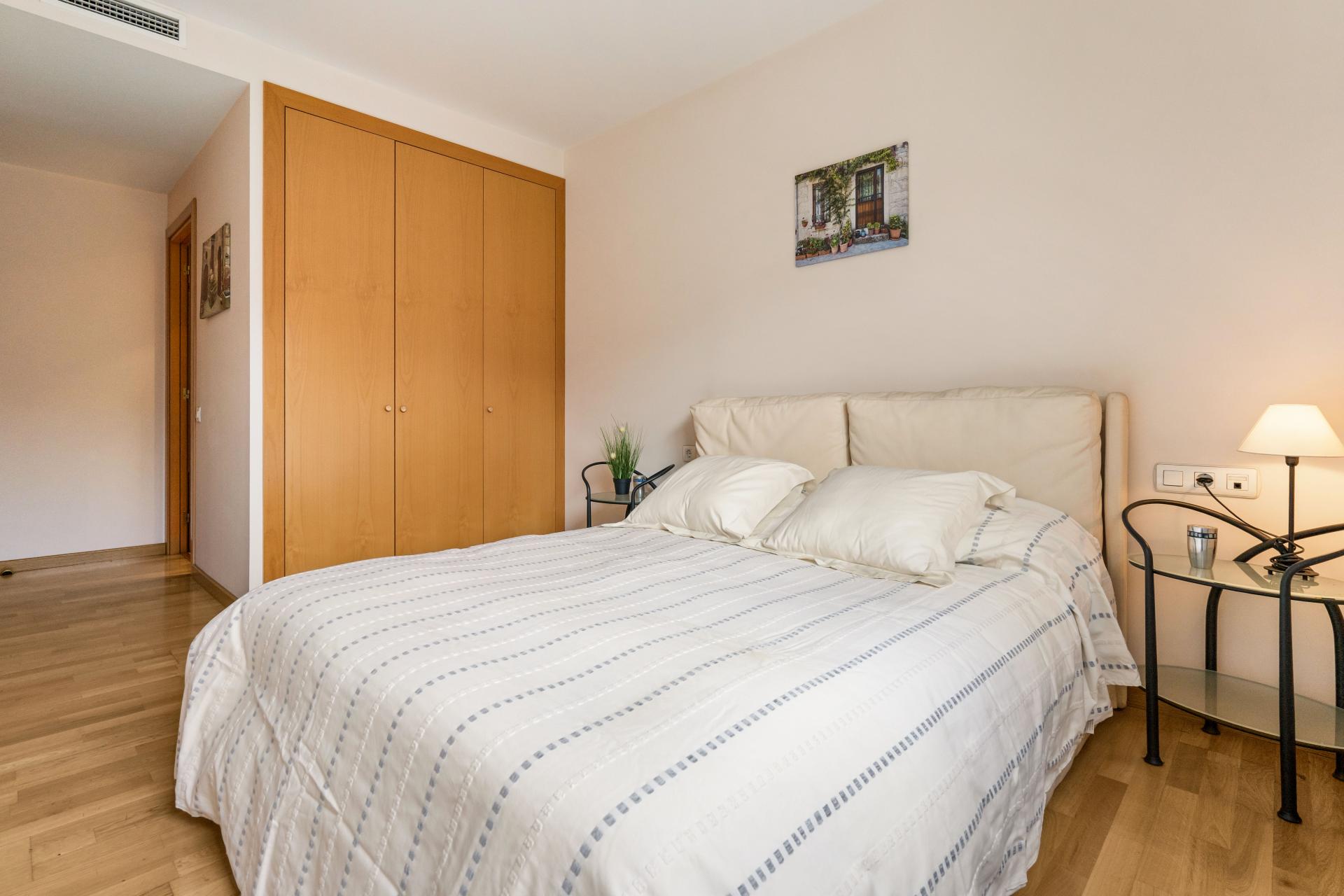 Descubre este encantador piso ubicado en el dinámico y vibrante...