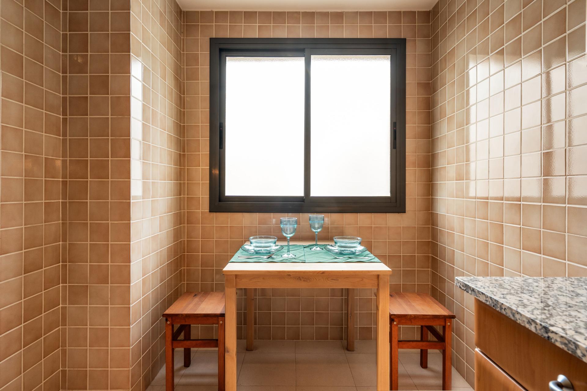 Descubre este encantador piso ubicado en el dinámico y vibrante...