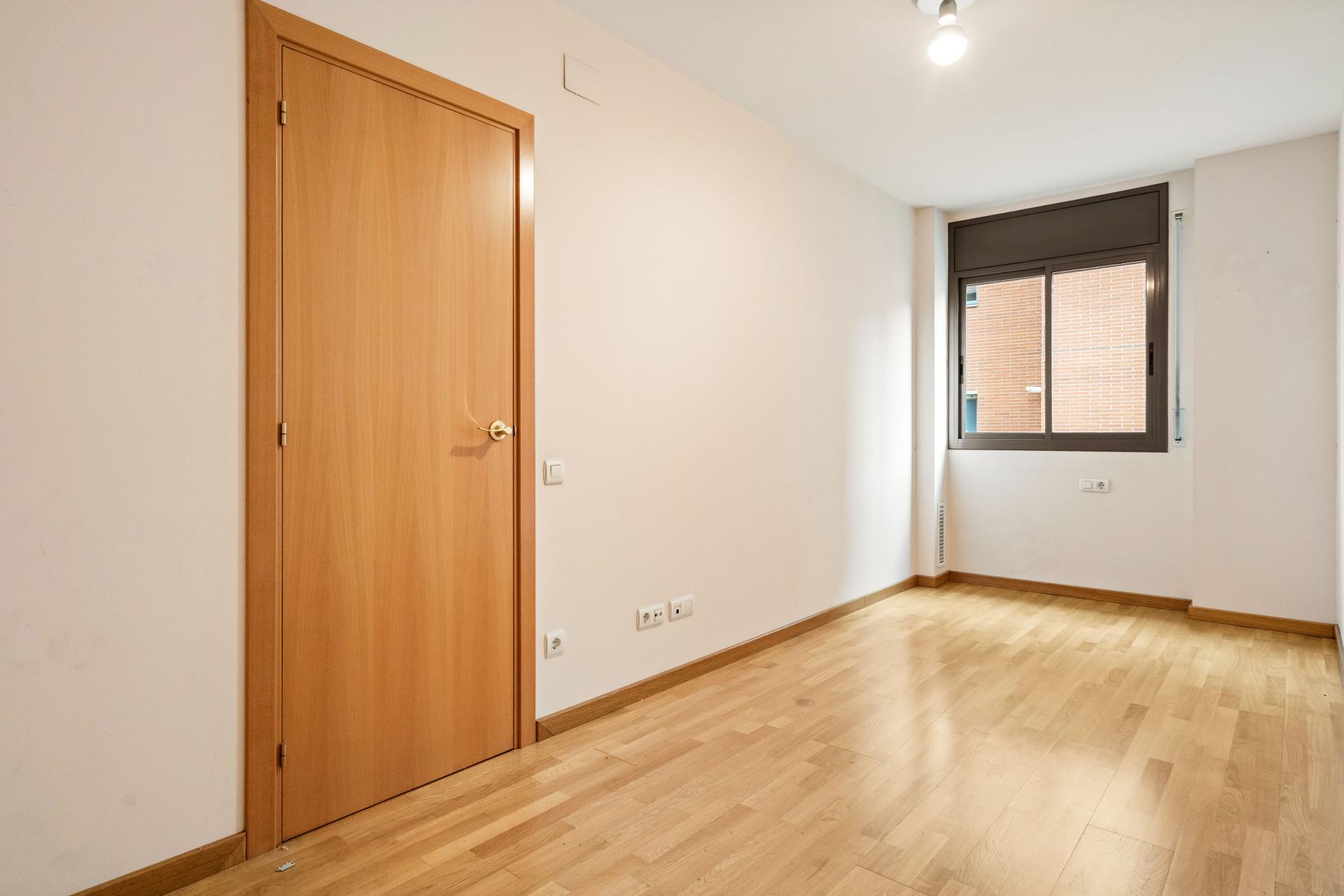 Descubre este encantador piso ubicado en el dinámico y vibrante...