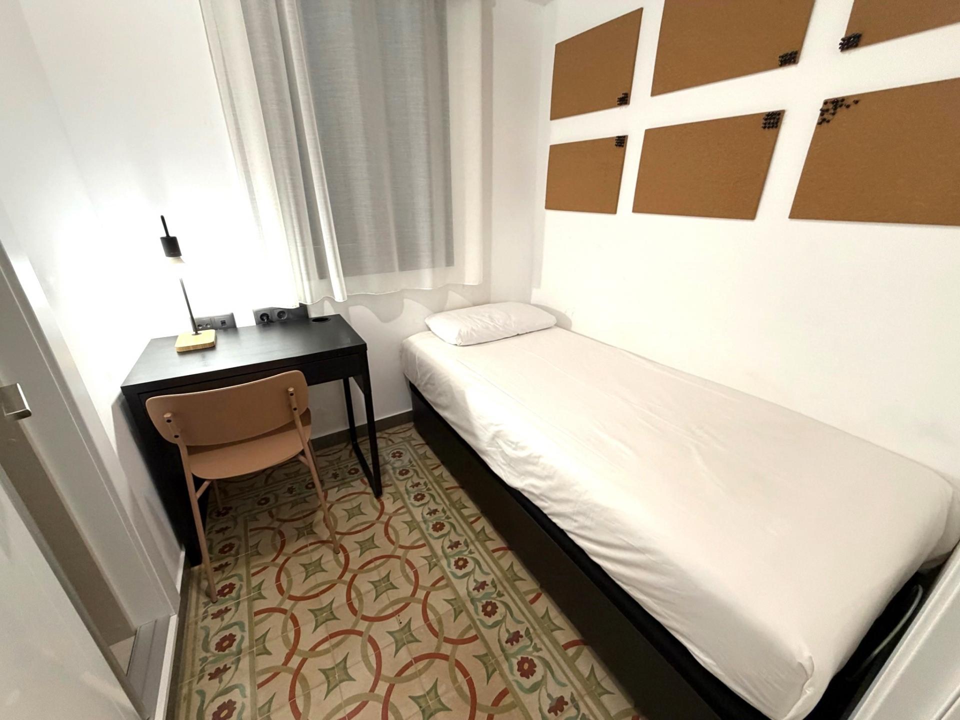 Descubre este encantador piso reformado en la mejor zona de Gracia!