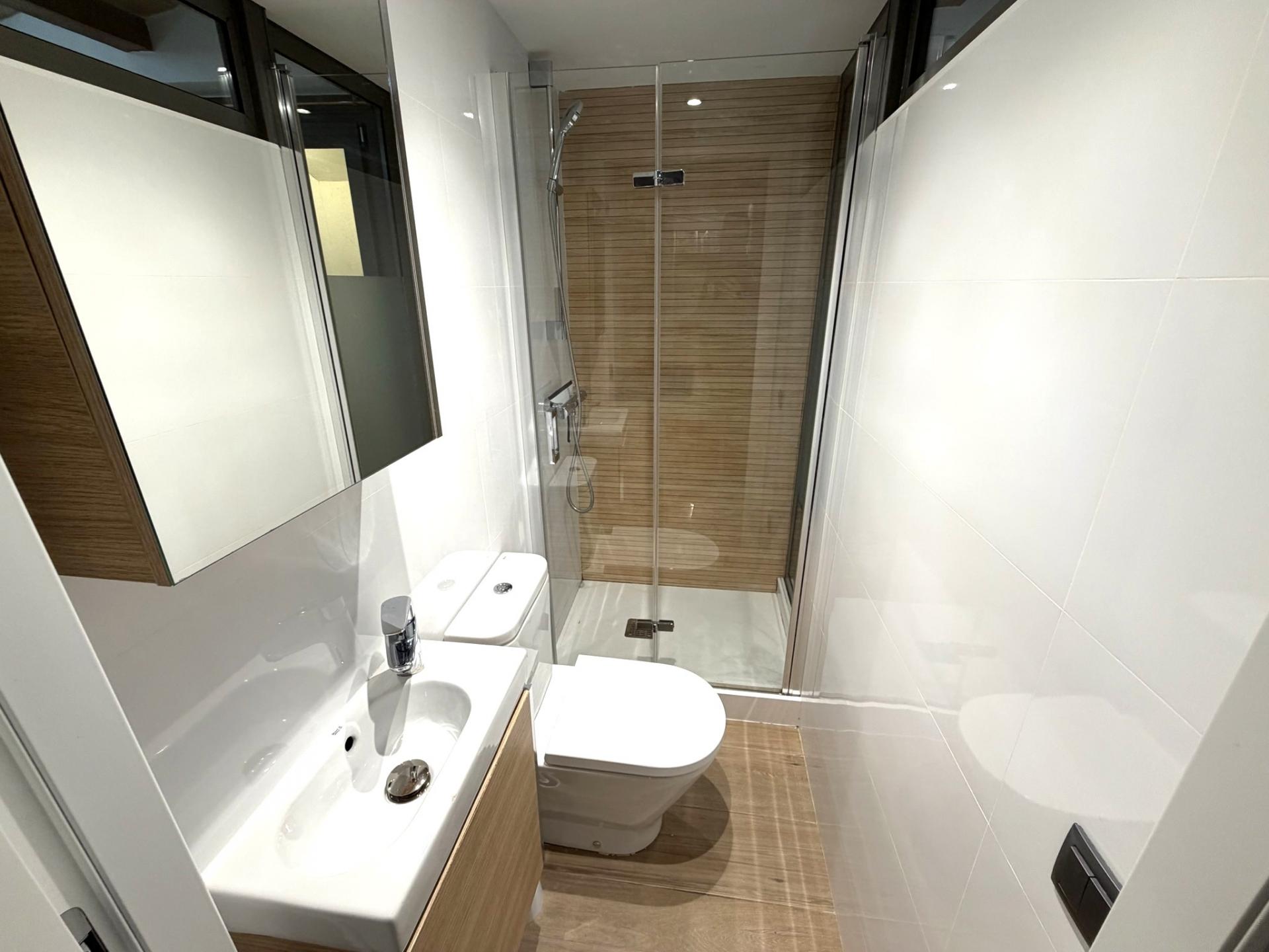 Descubre este encantador piso reformado en la mejor zona de Gracia!