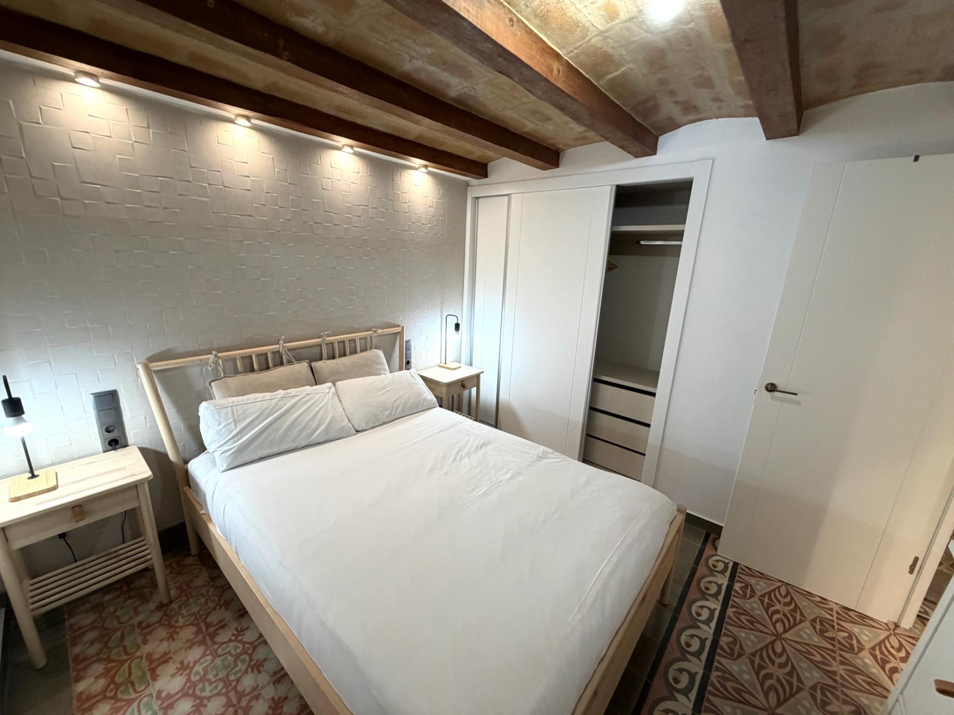 Descubre este encantador piso reformado en la mejor zona de Gracia!