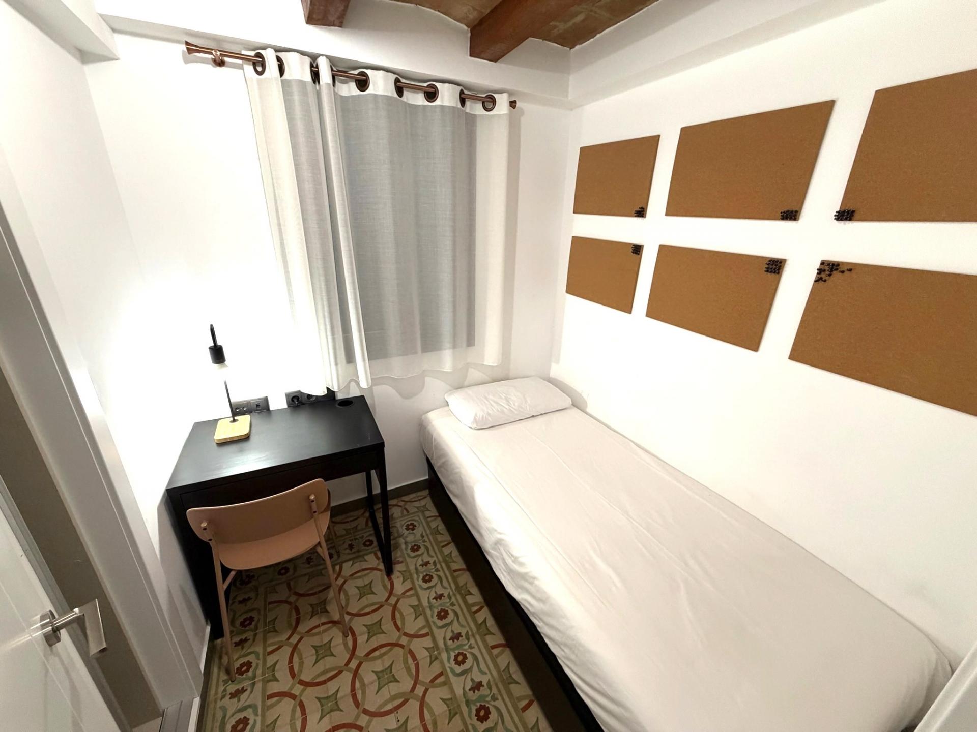 Descubre este encantador piso reformado en la mejor zona de Gracia!