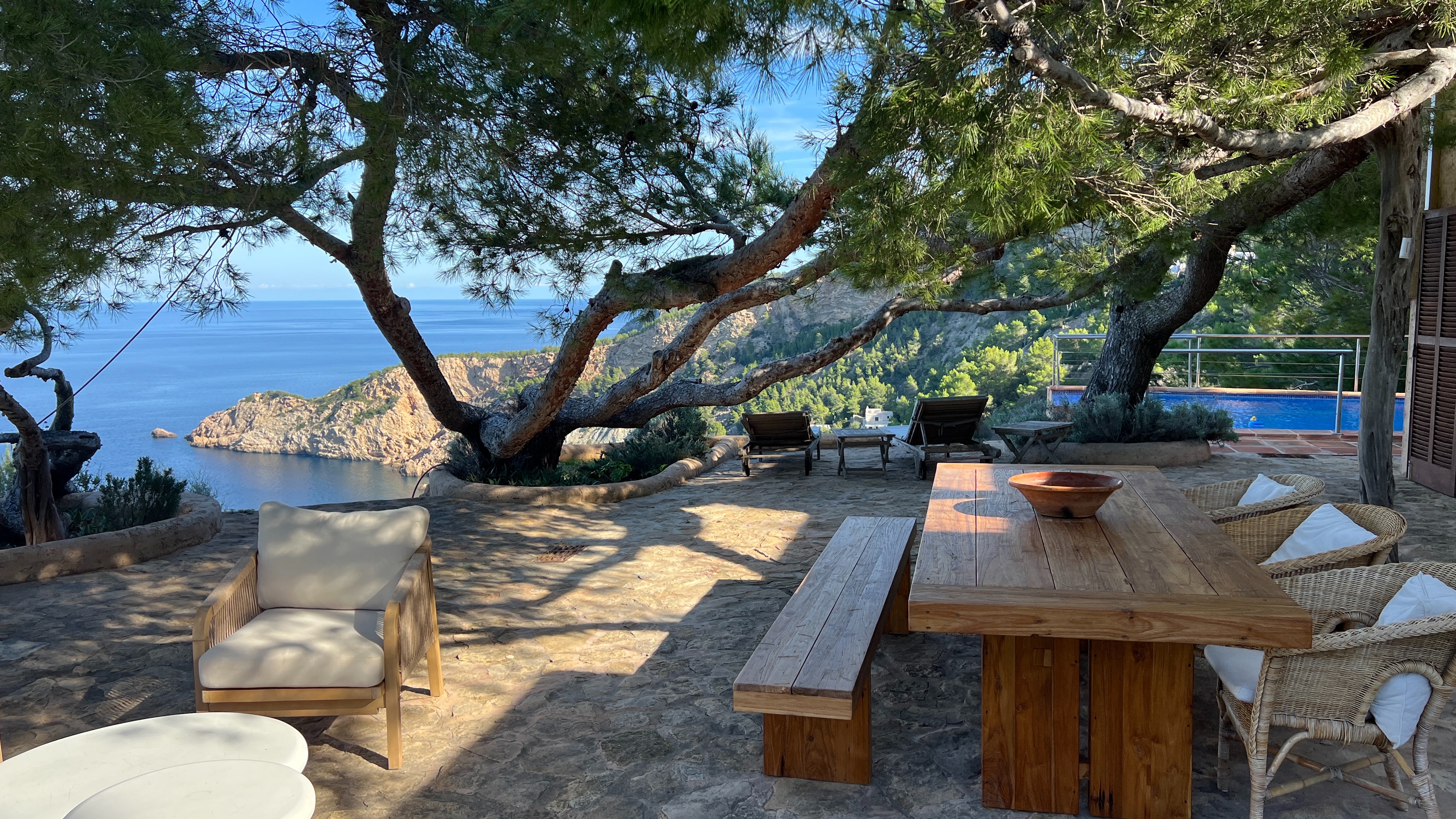 Casa independiente con piscina infinity y vistas al mar. NO...