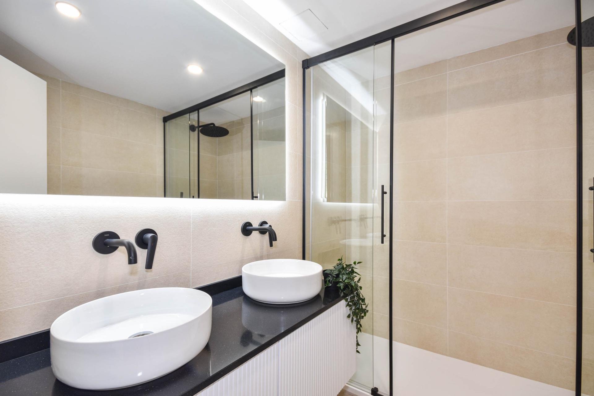 ¡INCREÍBLE VIVIENDA EN LA ZONA ALTA DE BARCELONA!