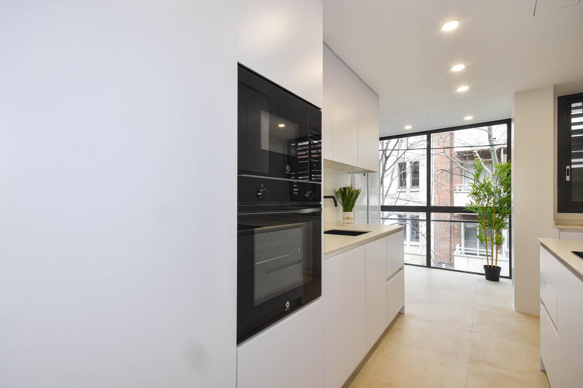 ¡INCREÍBLE VIVIENDA EN LA ZONA ALTA DE BARCELONA!