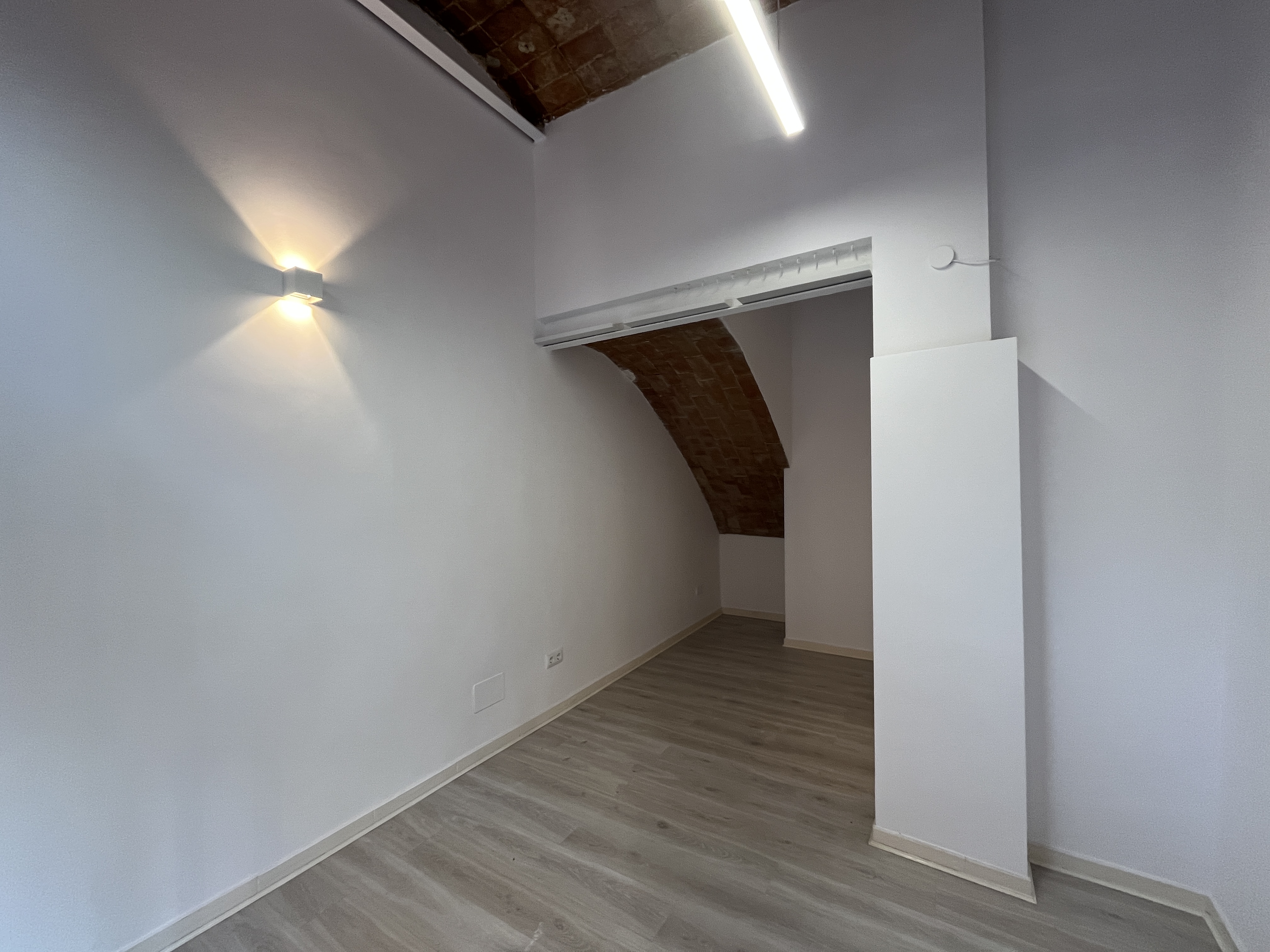 locales-comerciales en girona · la-devesa €
