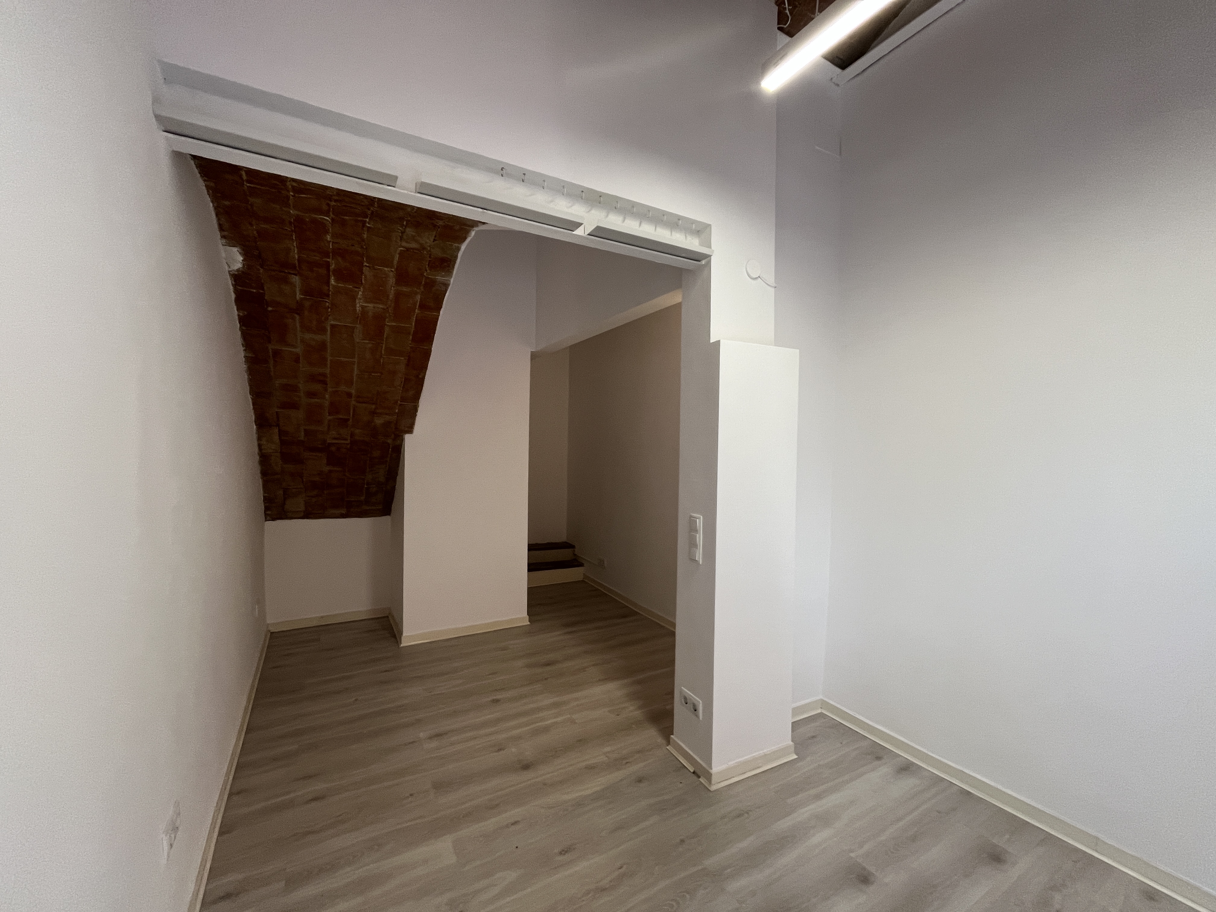 locales-comerciales en girona · la-devesa €