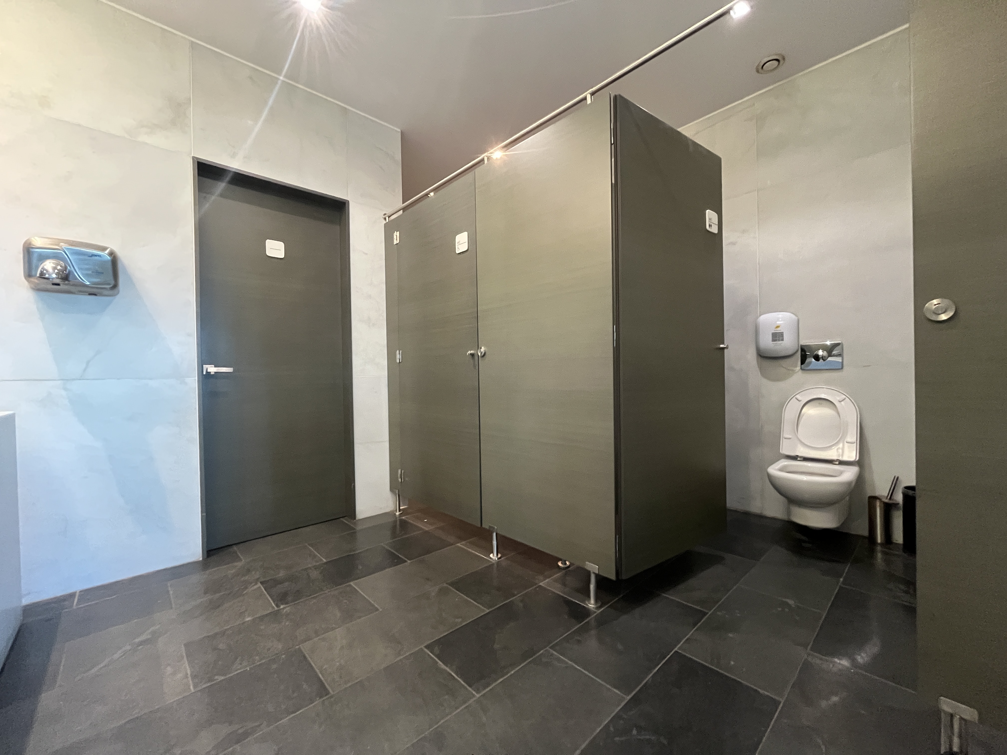 nau-industrial en salt · macana 2500000€
