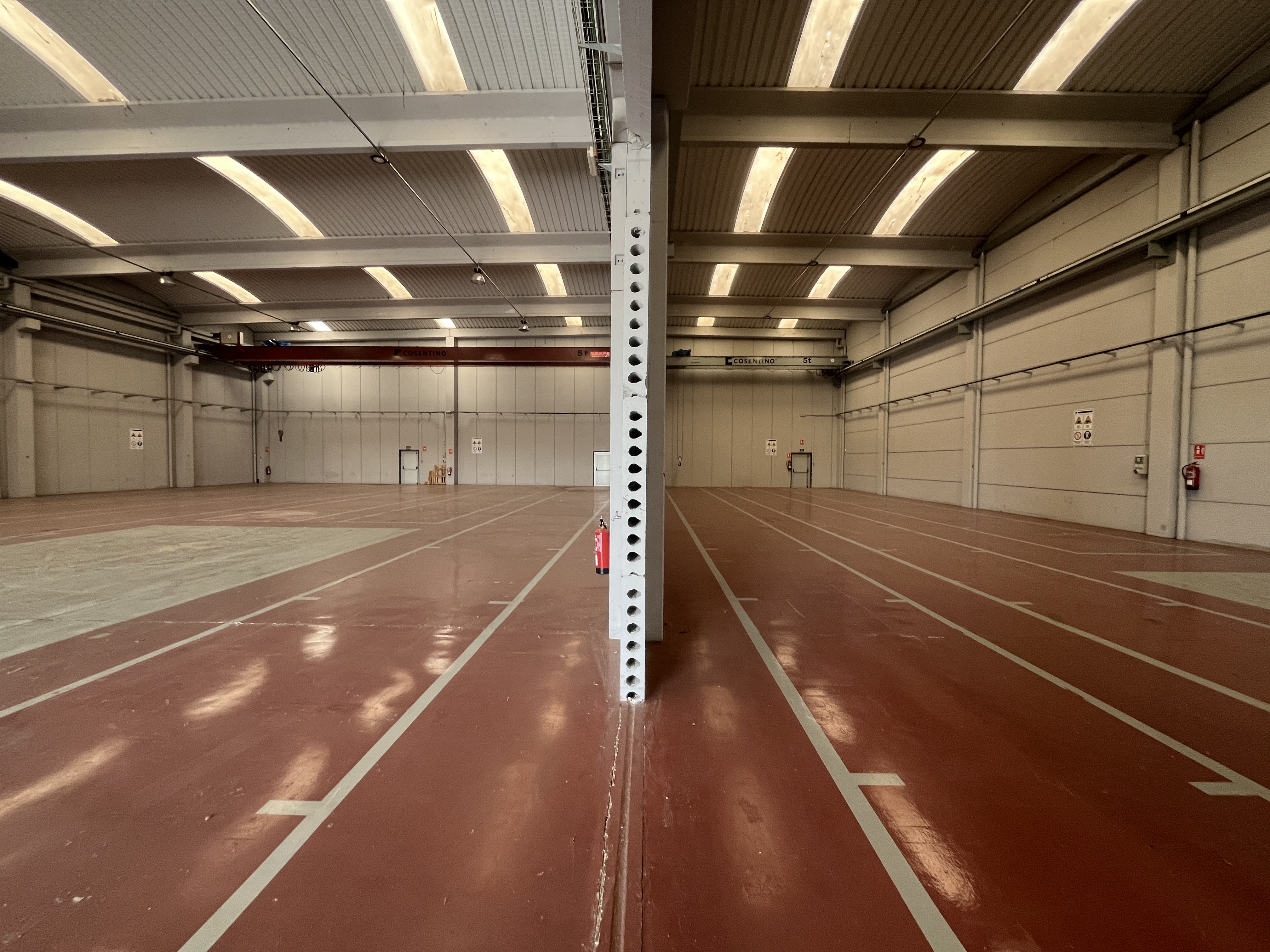 nau-industrial en salt · macana 2500000€