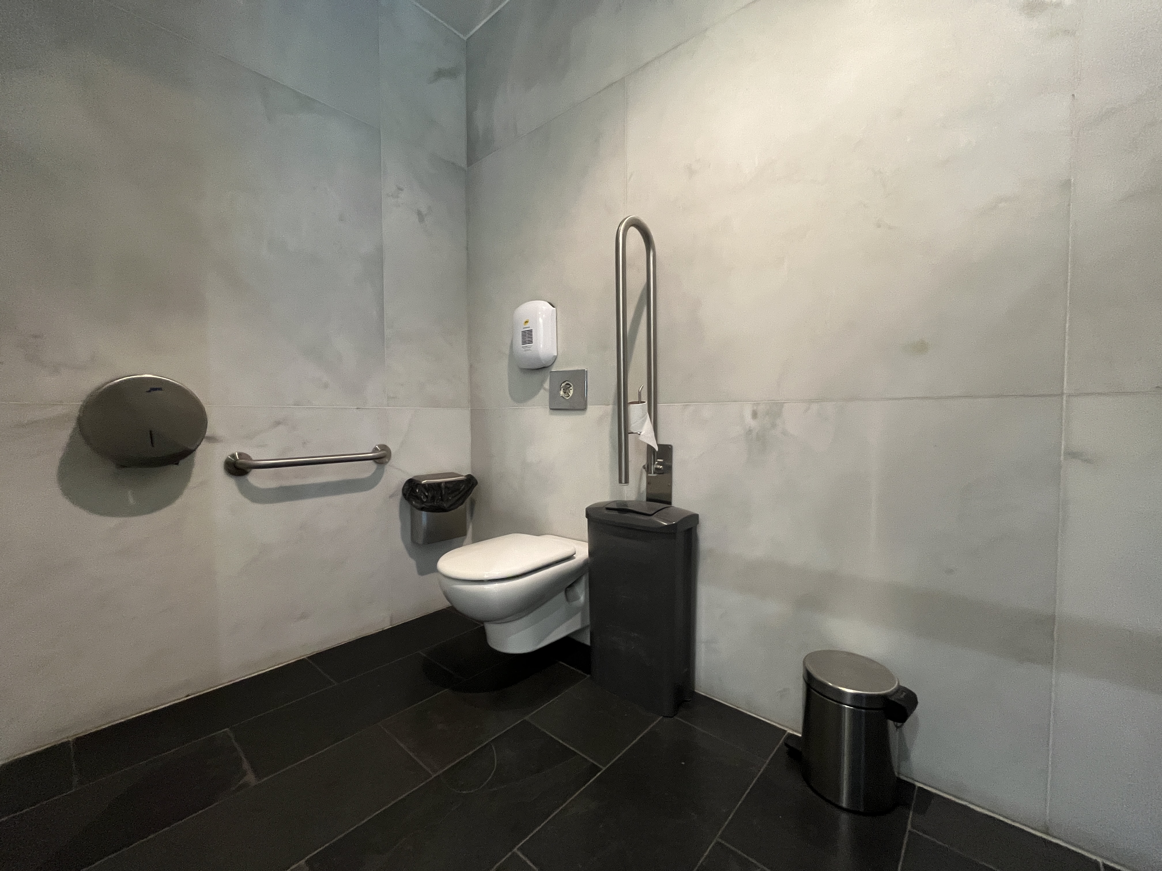 nau-industrial en salt · macana 2500000€