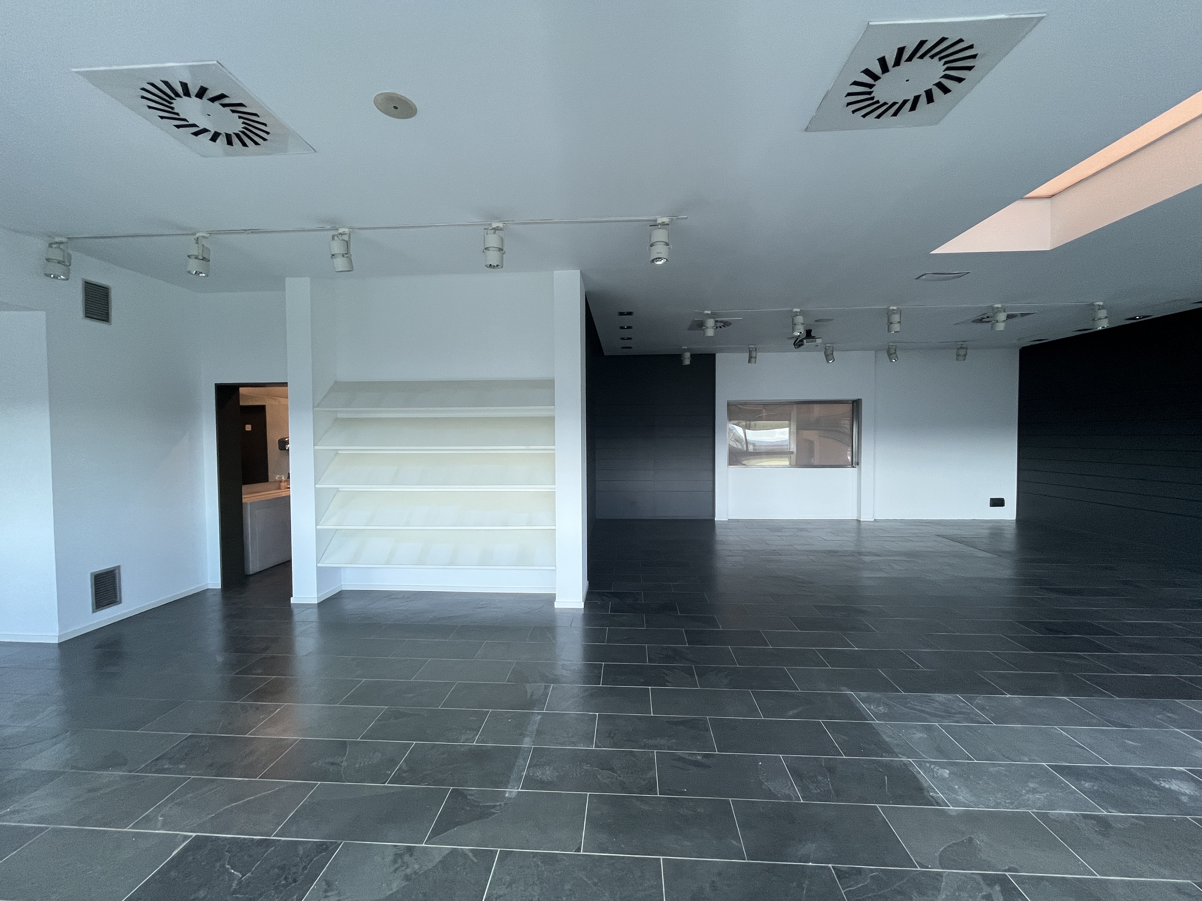 nau-industrial en salt · macana 2500000€