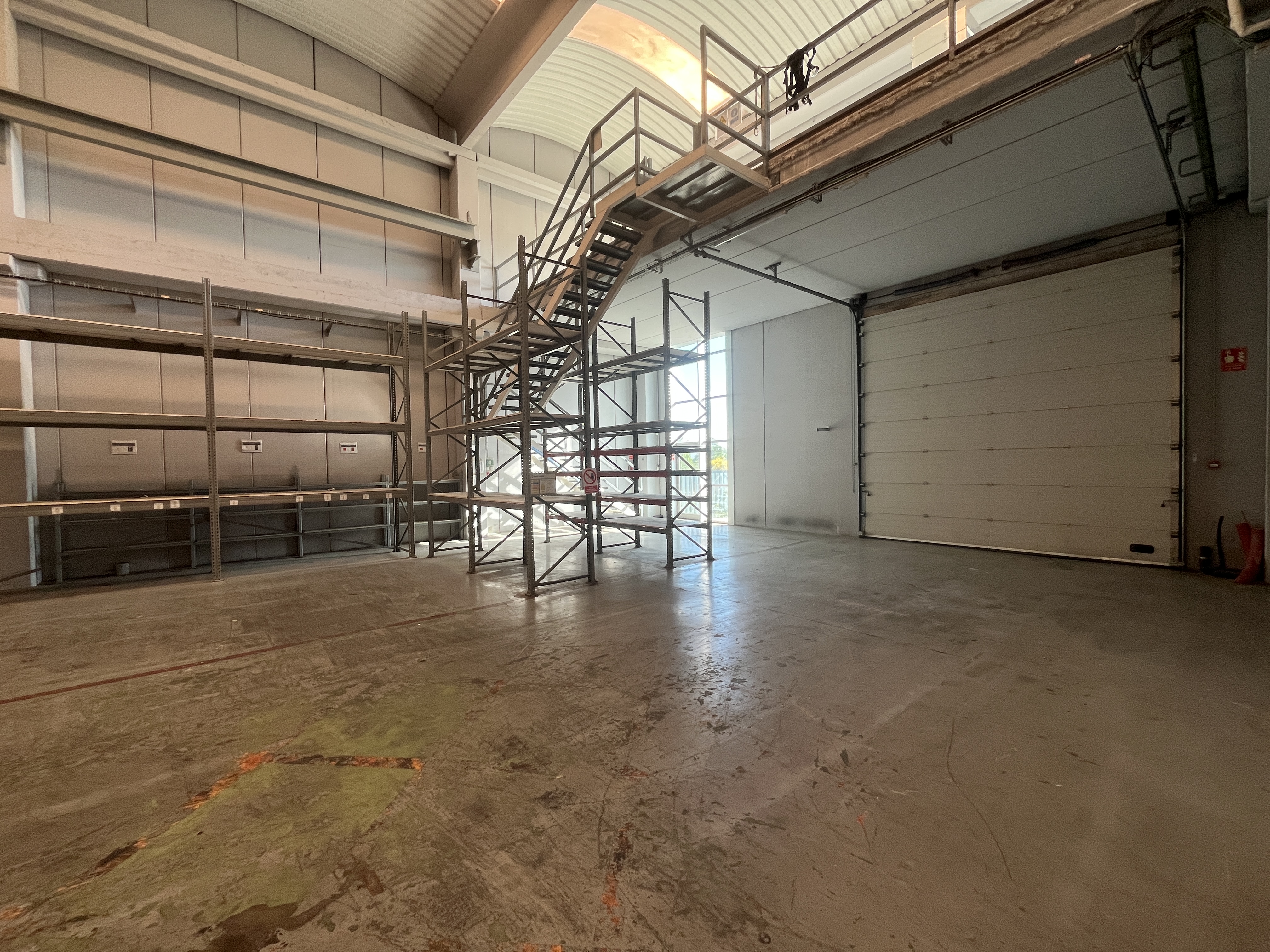 nau-industrial en salt · macana 2500000€