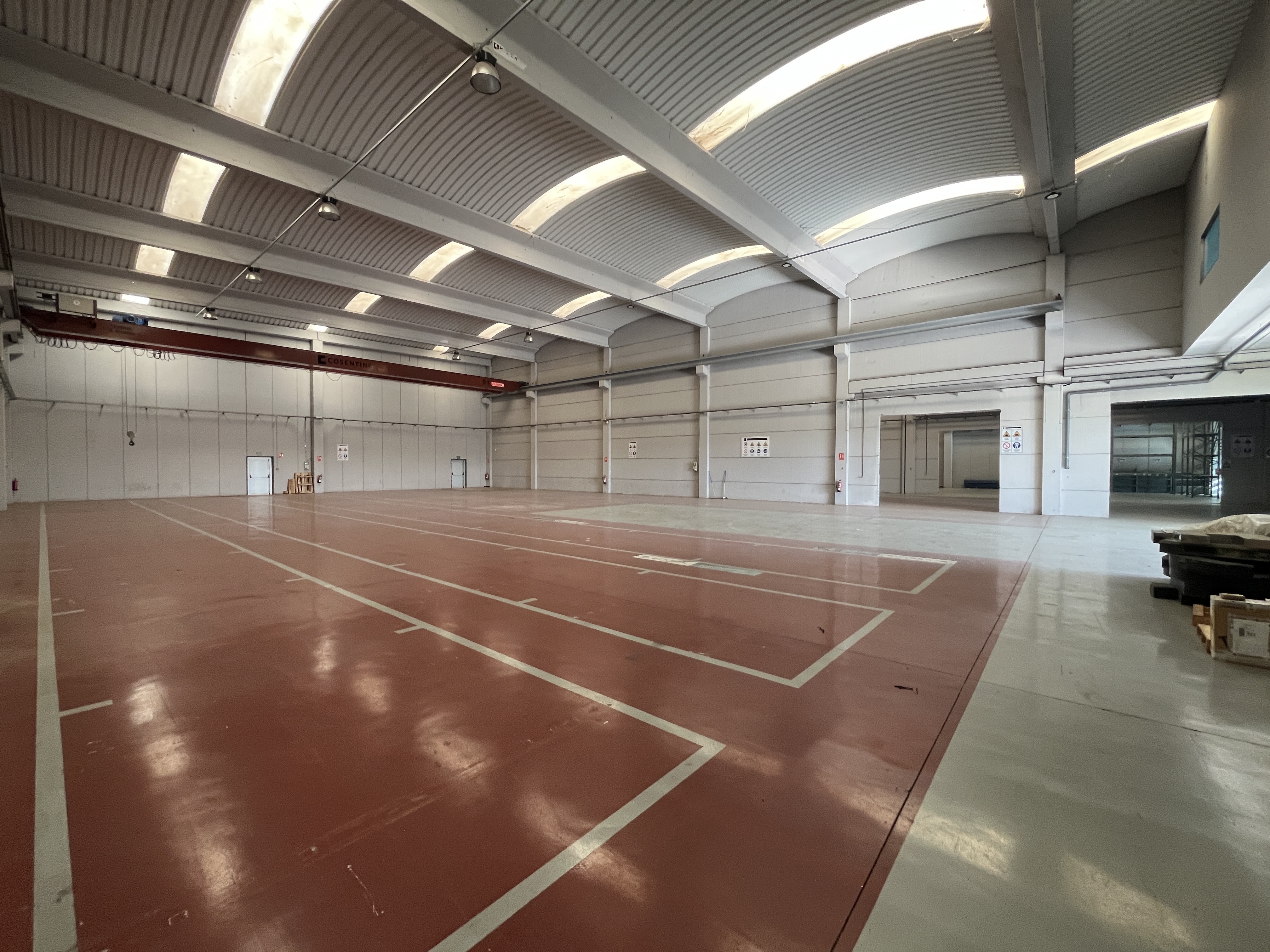 nau-industrial en salt · macana 2500000€