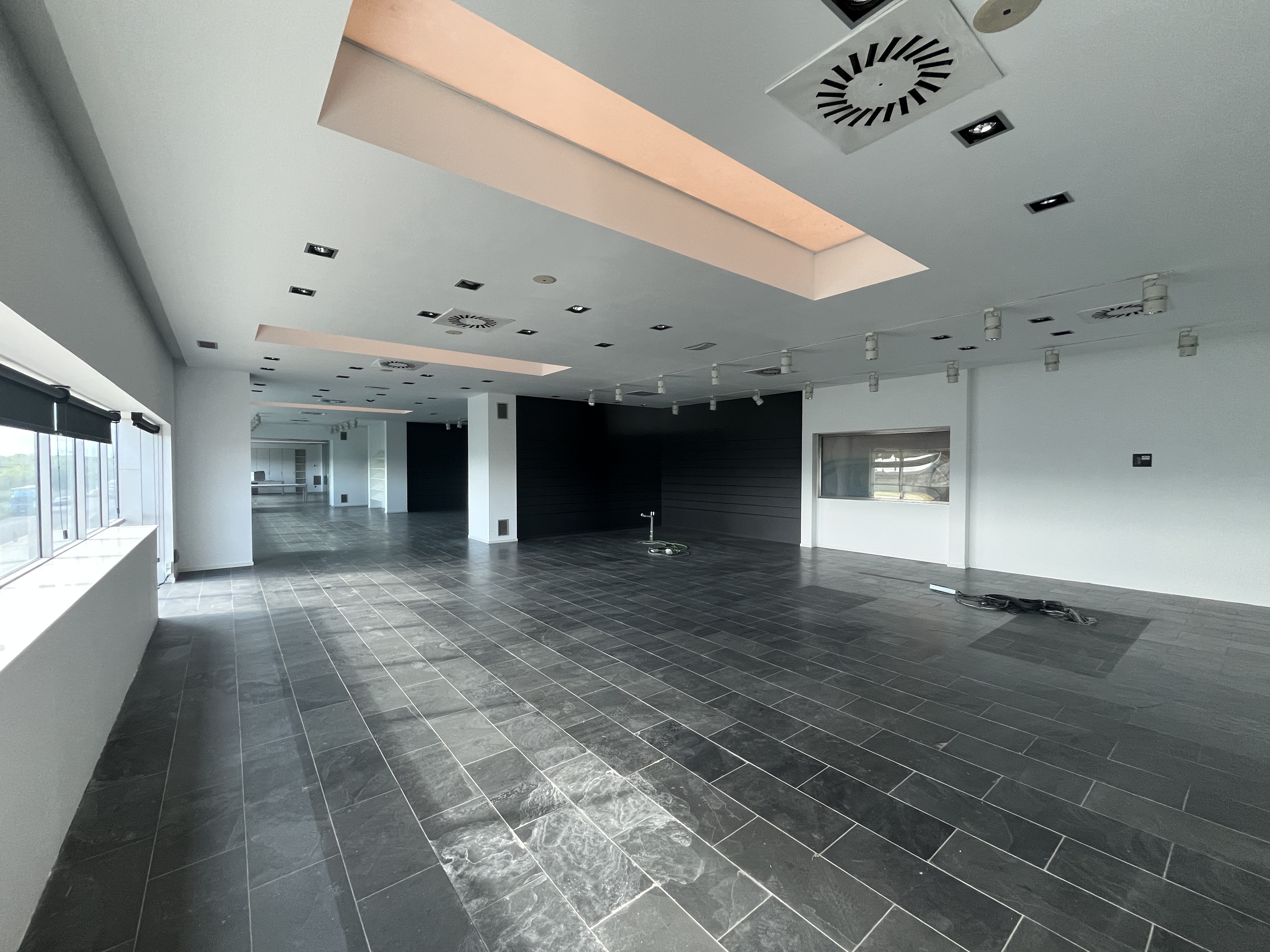 nau-industrial en salt · macana 2500000€