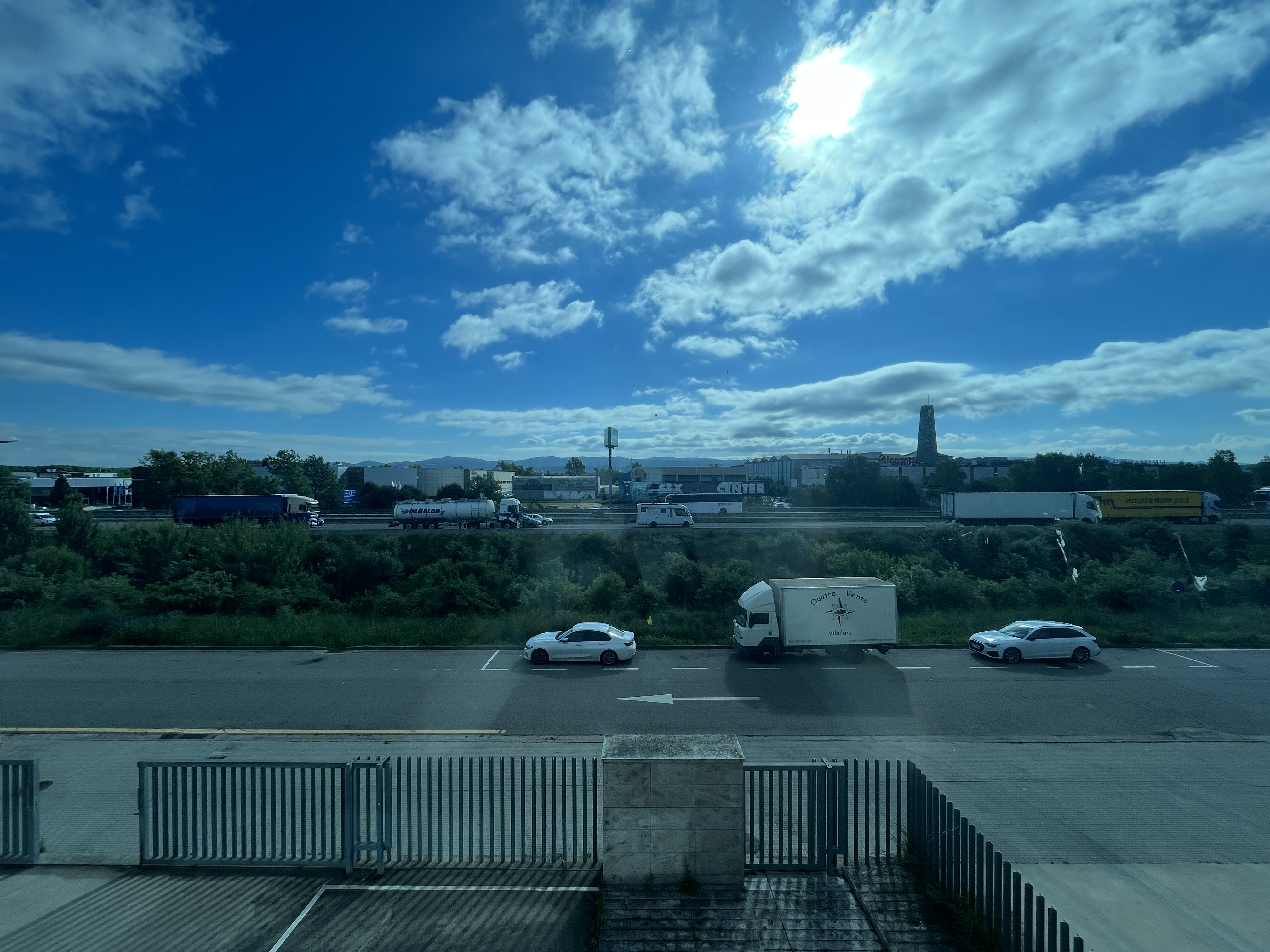 nau-industrial en salt · macana 2500000€
