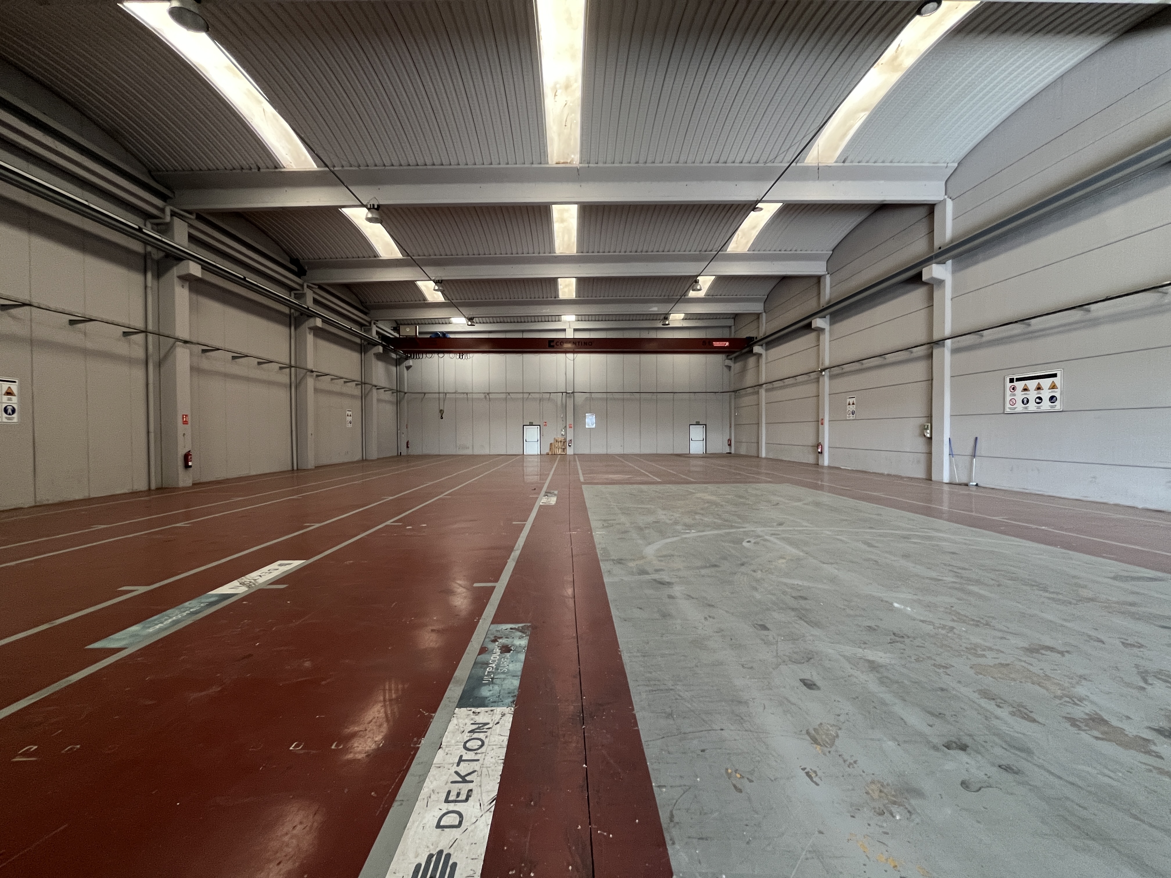 nau-industrial en salt · macana 2500000€