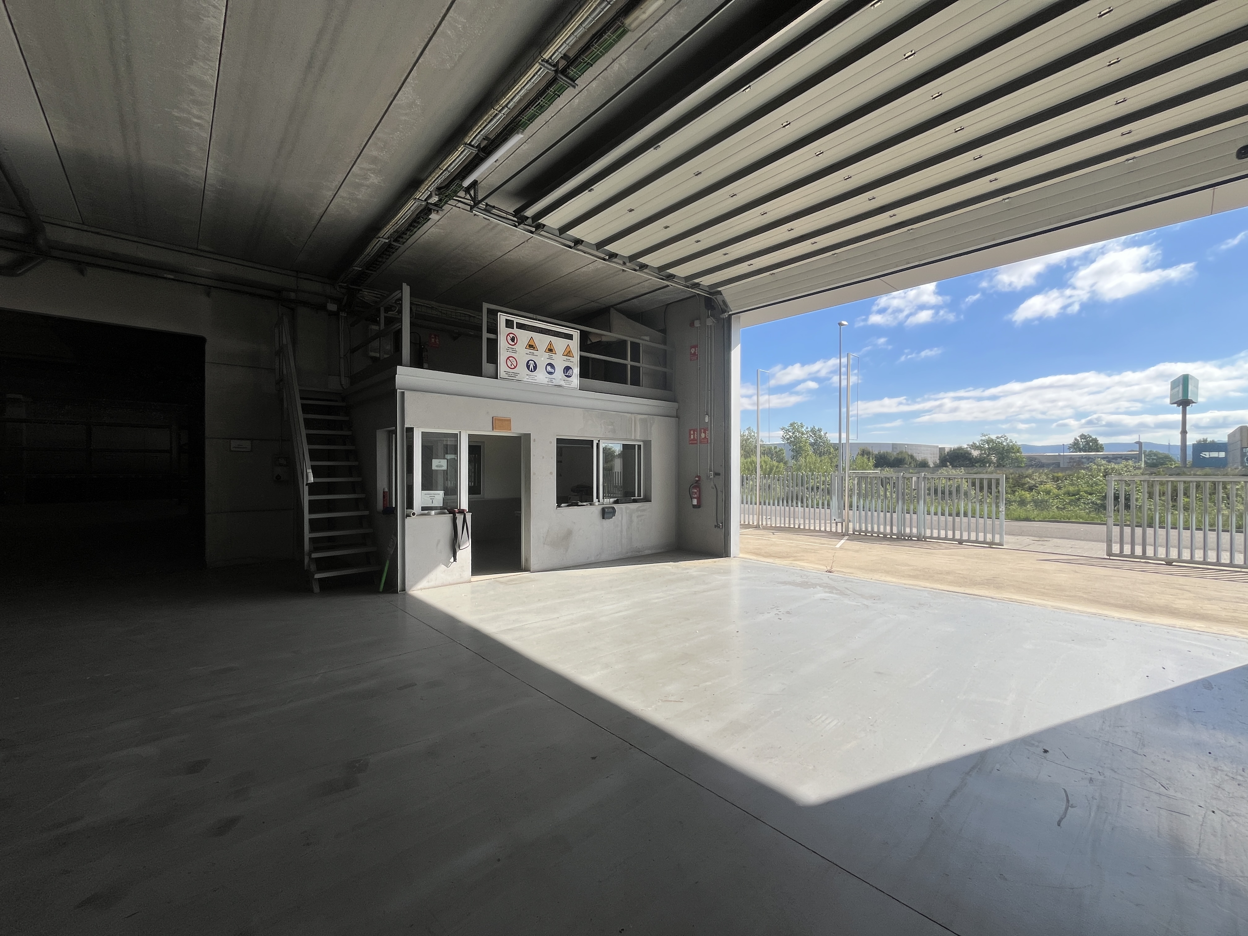 nau-industrial en salt · macana 2500000€
