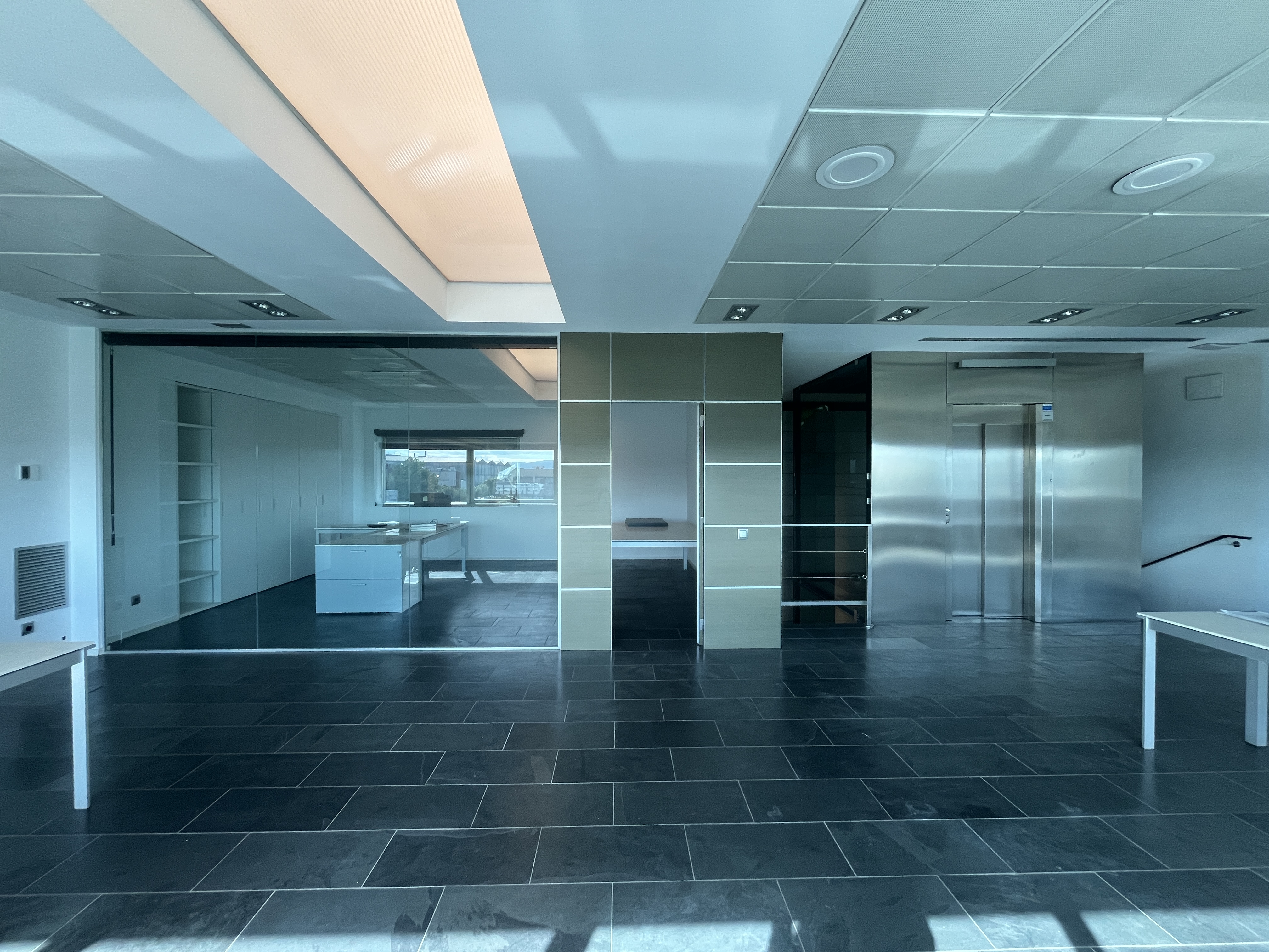 nau-industrial en salt · macana 2500000€
