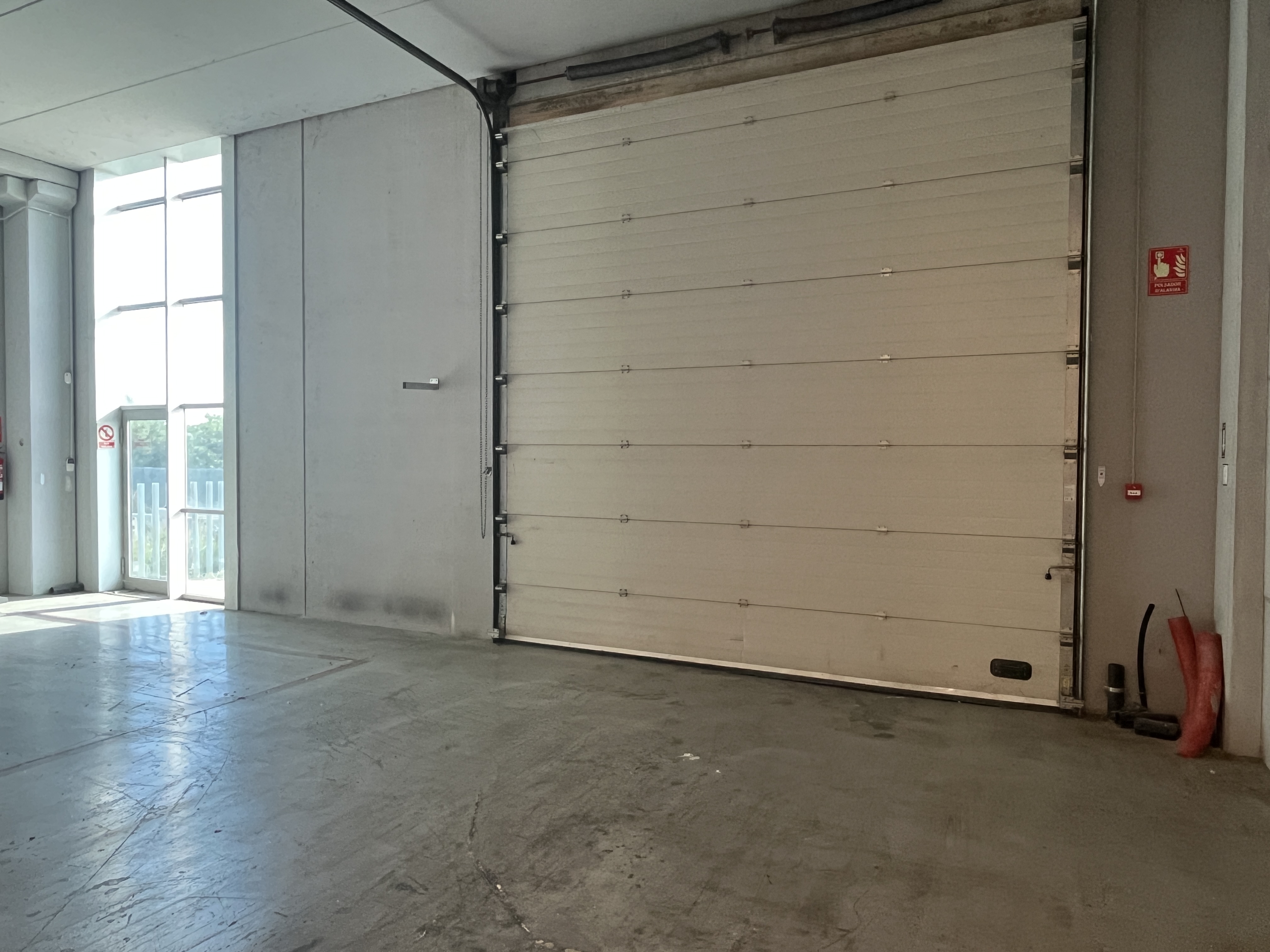 nau-industrial en salt · macana 2500000€