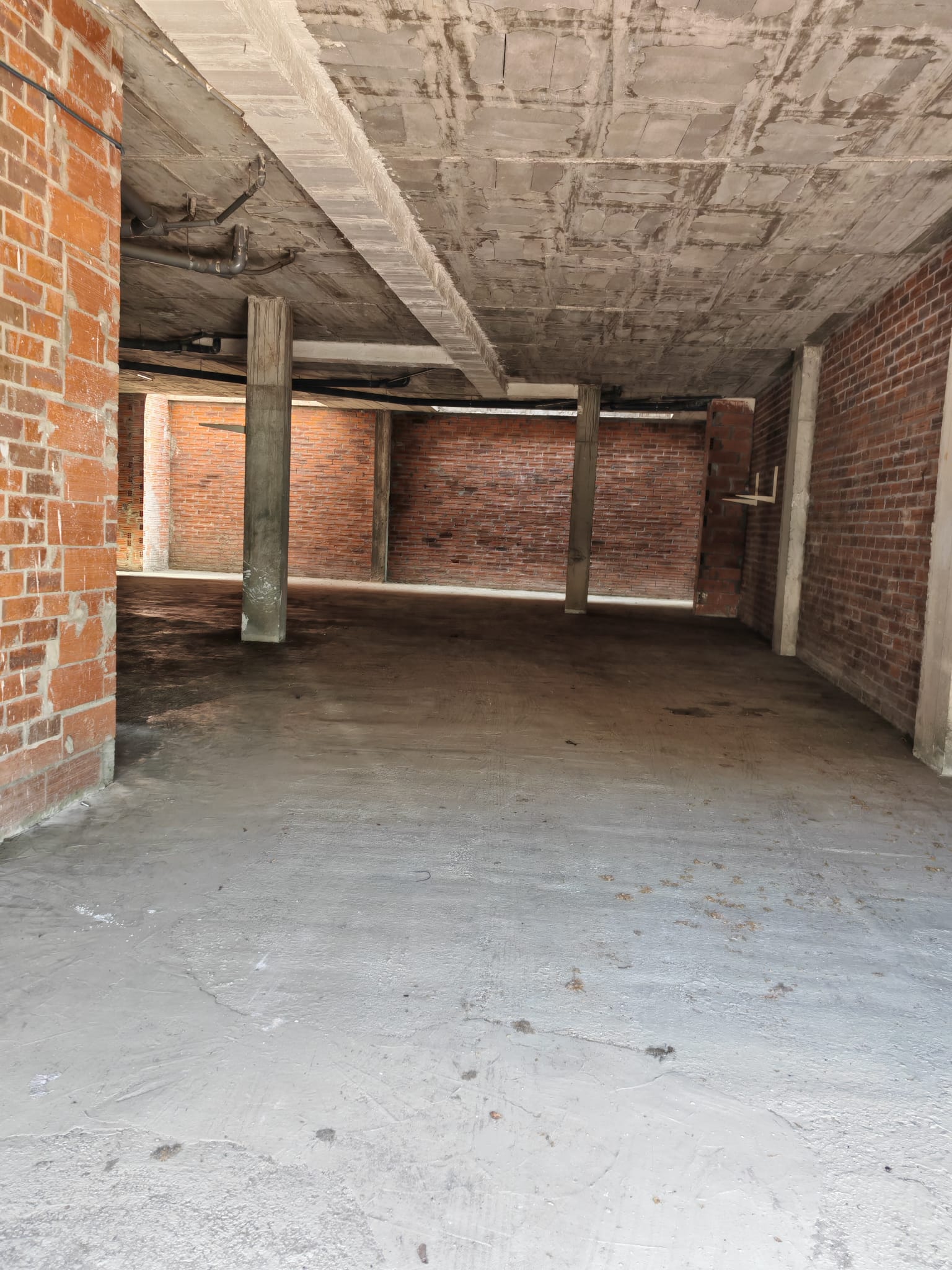 locales-comerciales en girona · santa-eugenia 1100€