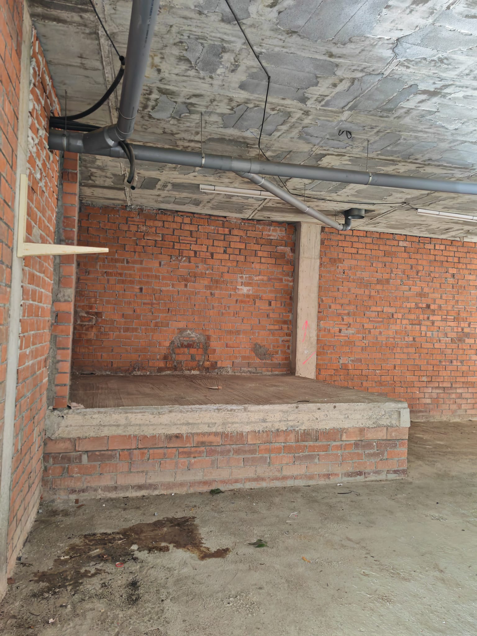 locales-comerciales en girona · santa-eugenia 1100€
