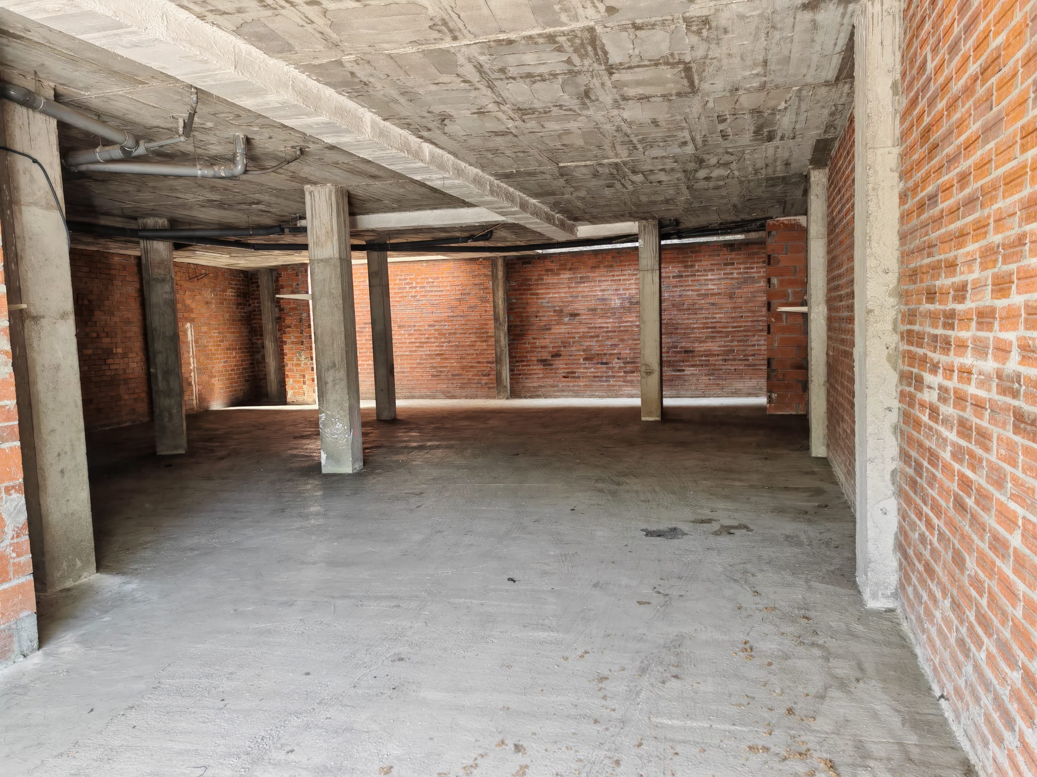 locales-comerciales en girona · santa-eugenia 1100€