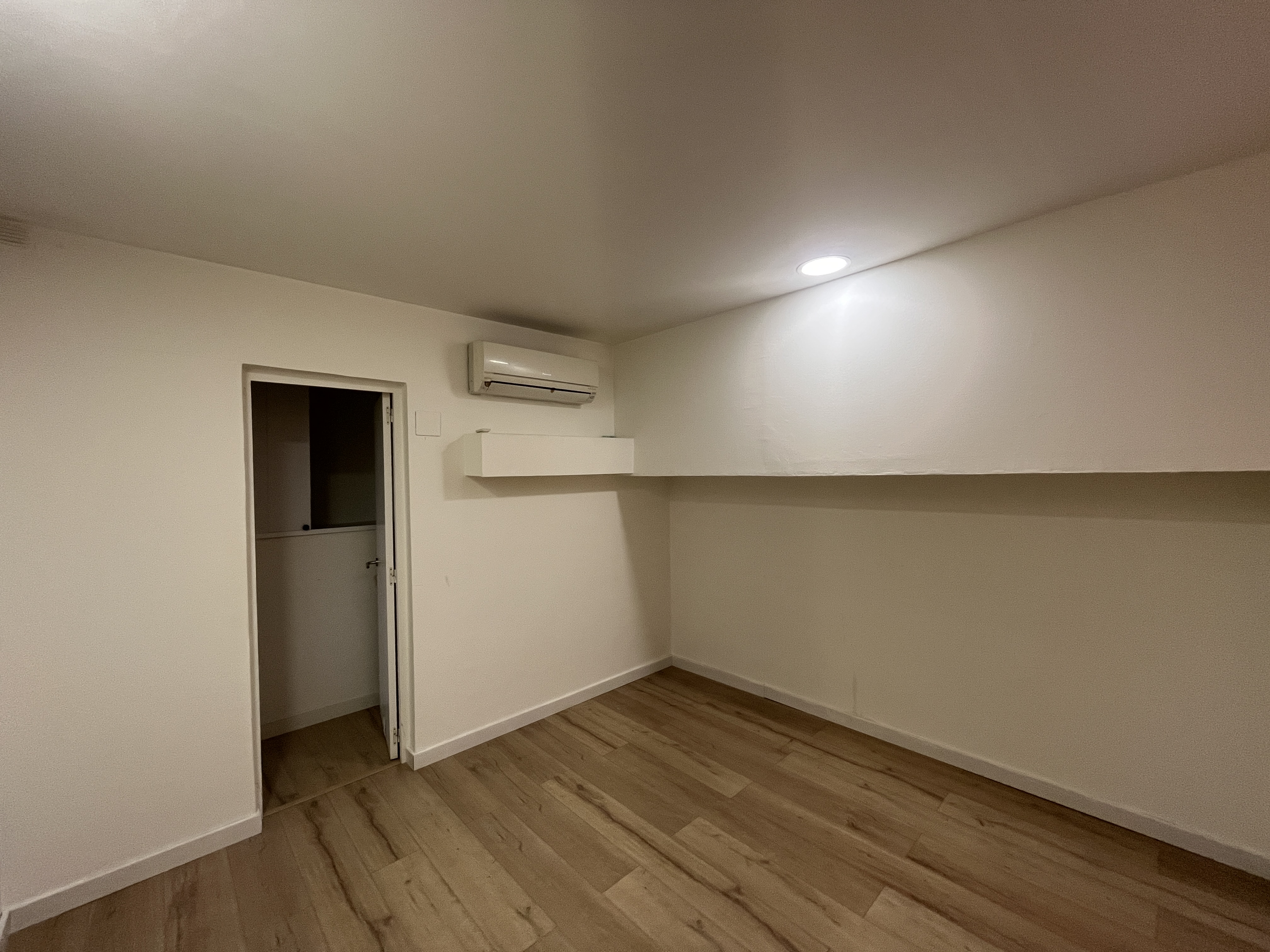 locales-comerciales en girona · santa-eugenia 150000€