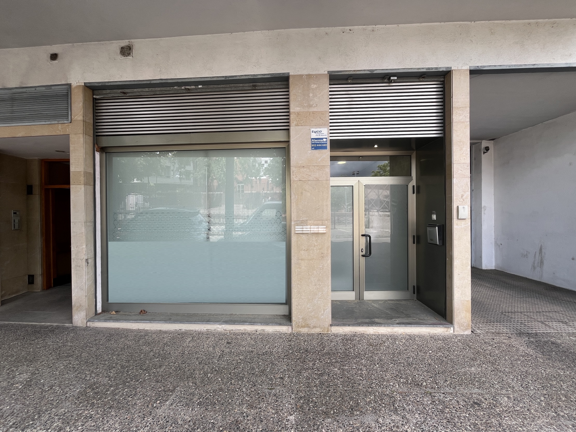 locales-comerciales en girona · santa-eugenia 150000€