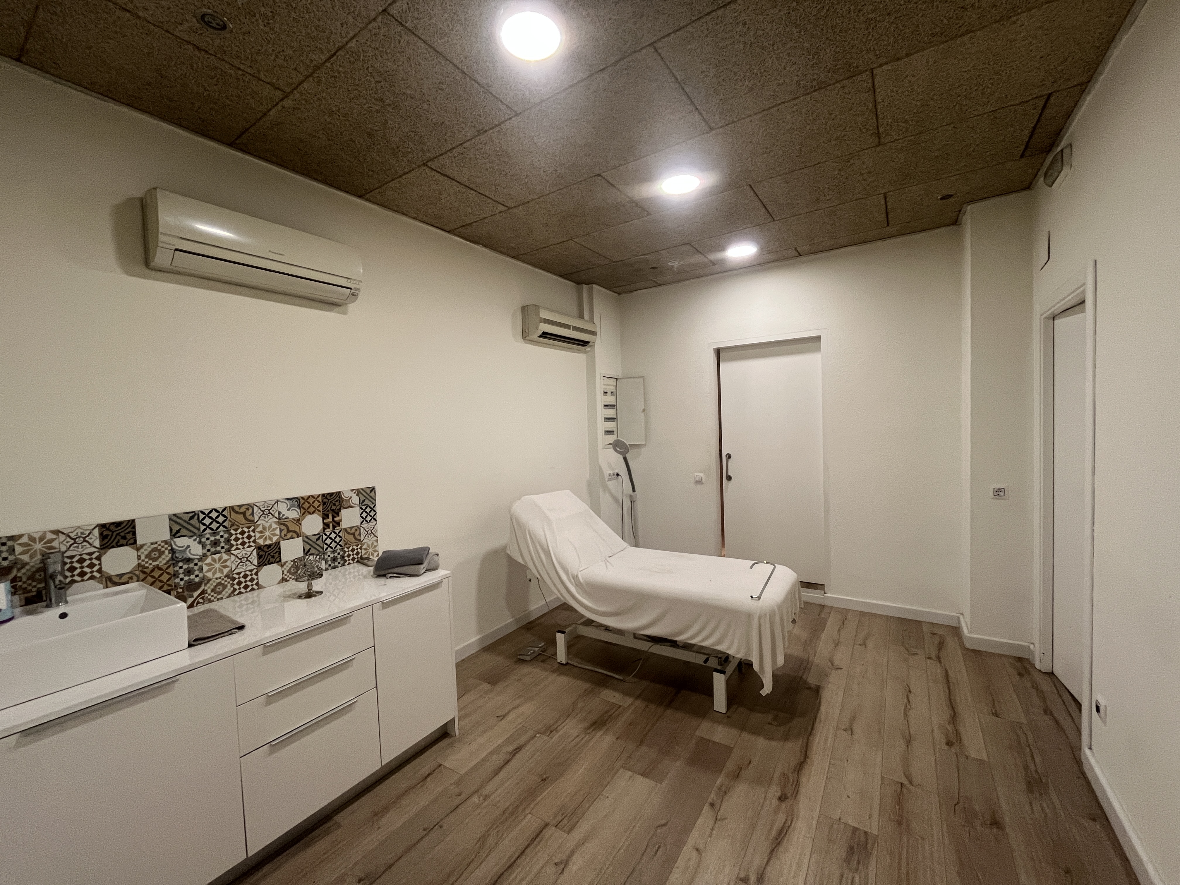 locales-comerciales en girona · santa-eugenia 150000€